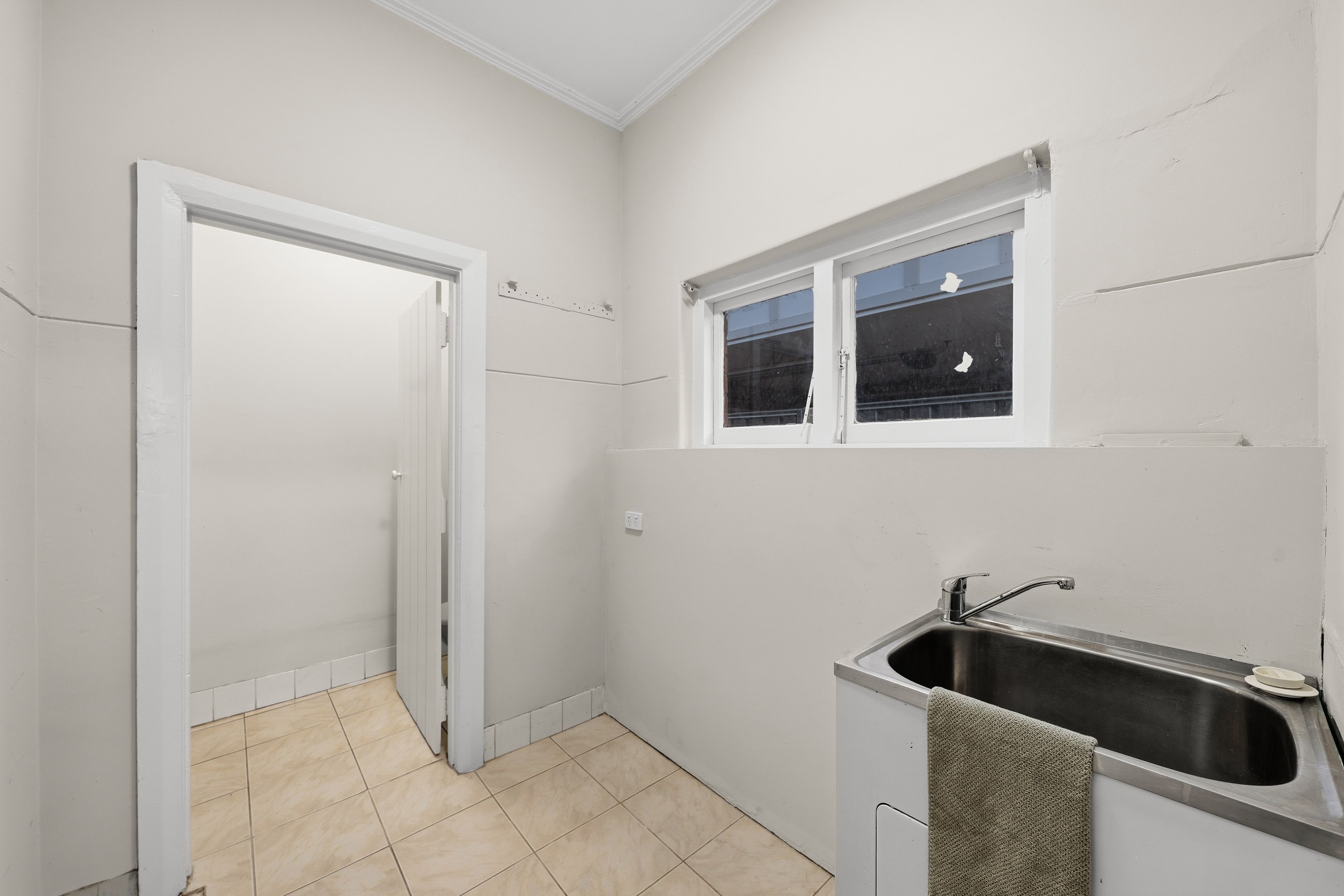 31 Glen Lossie Street — photo 16 of 21