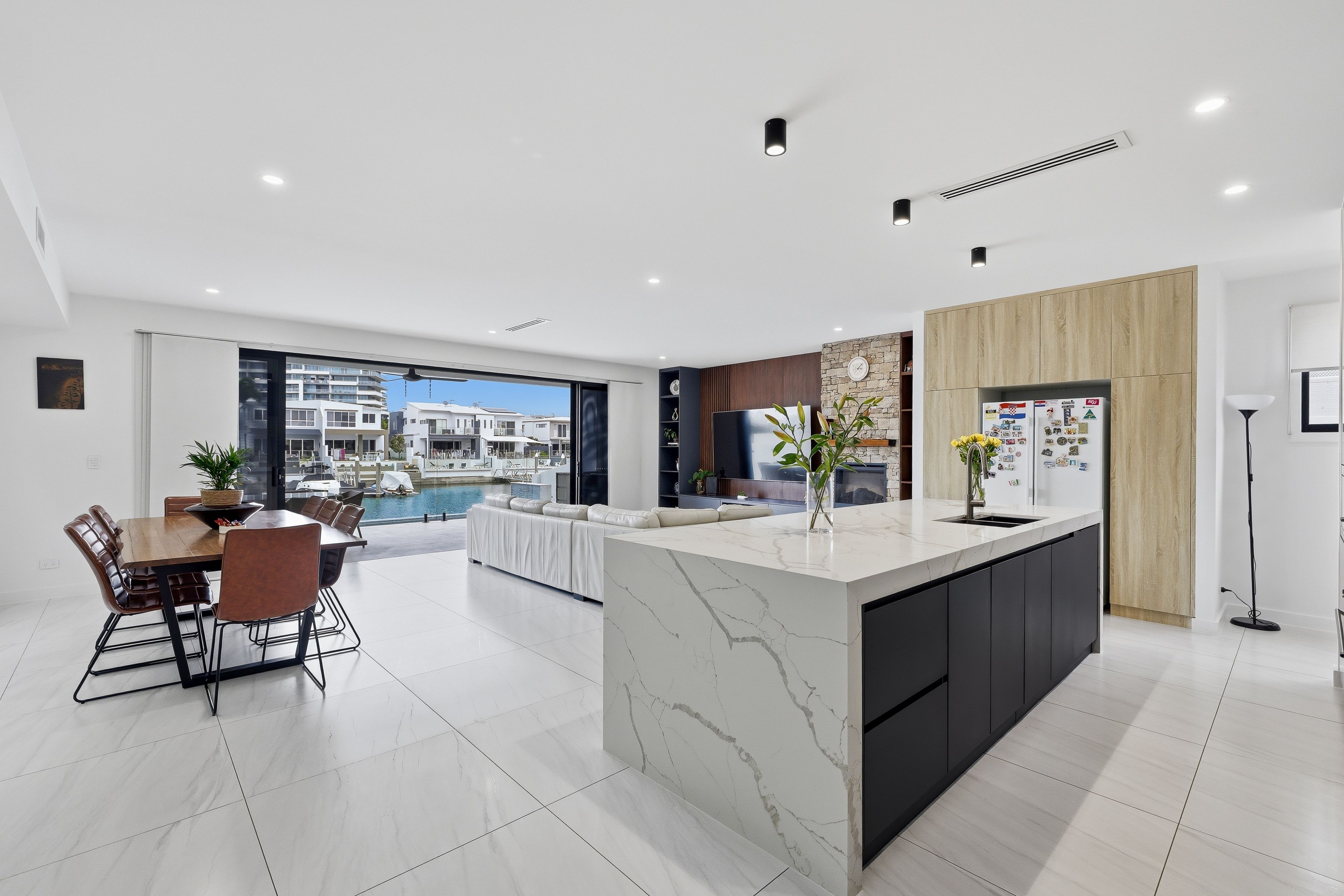 2/10 Middle Quay Drive — photo 6 of 30