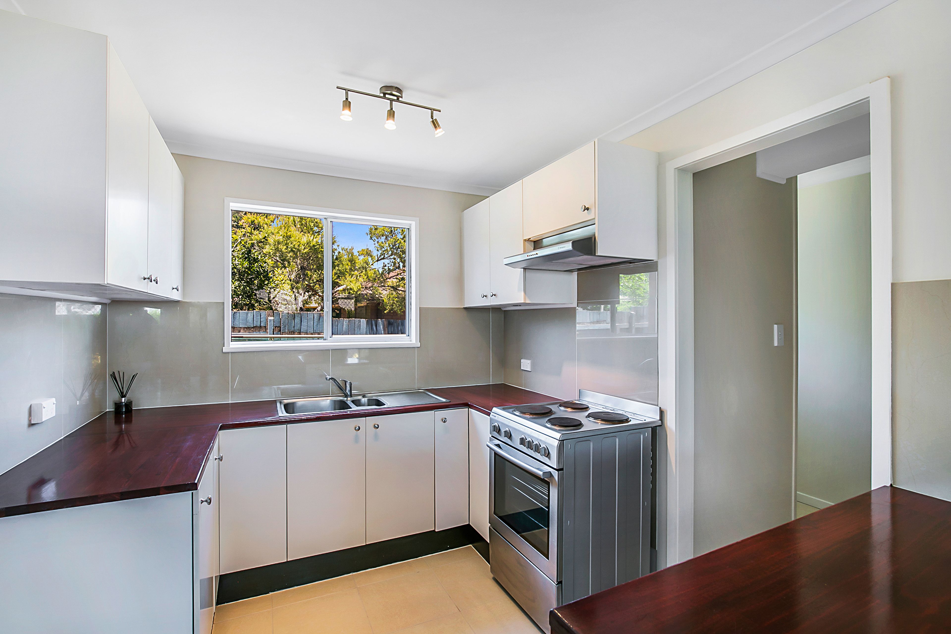 Unit 2/12 Gunn Street, Kearneys Spring, QLD 4350