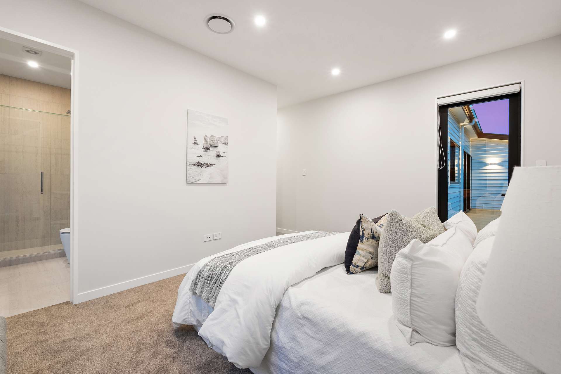 24 Tipu Crescent photo 16