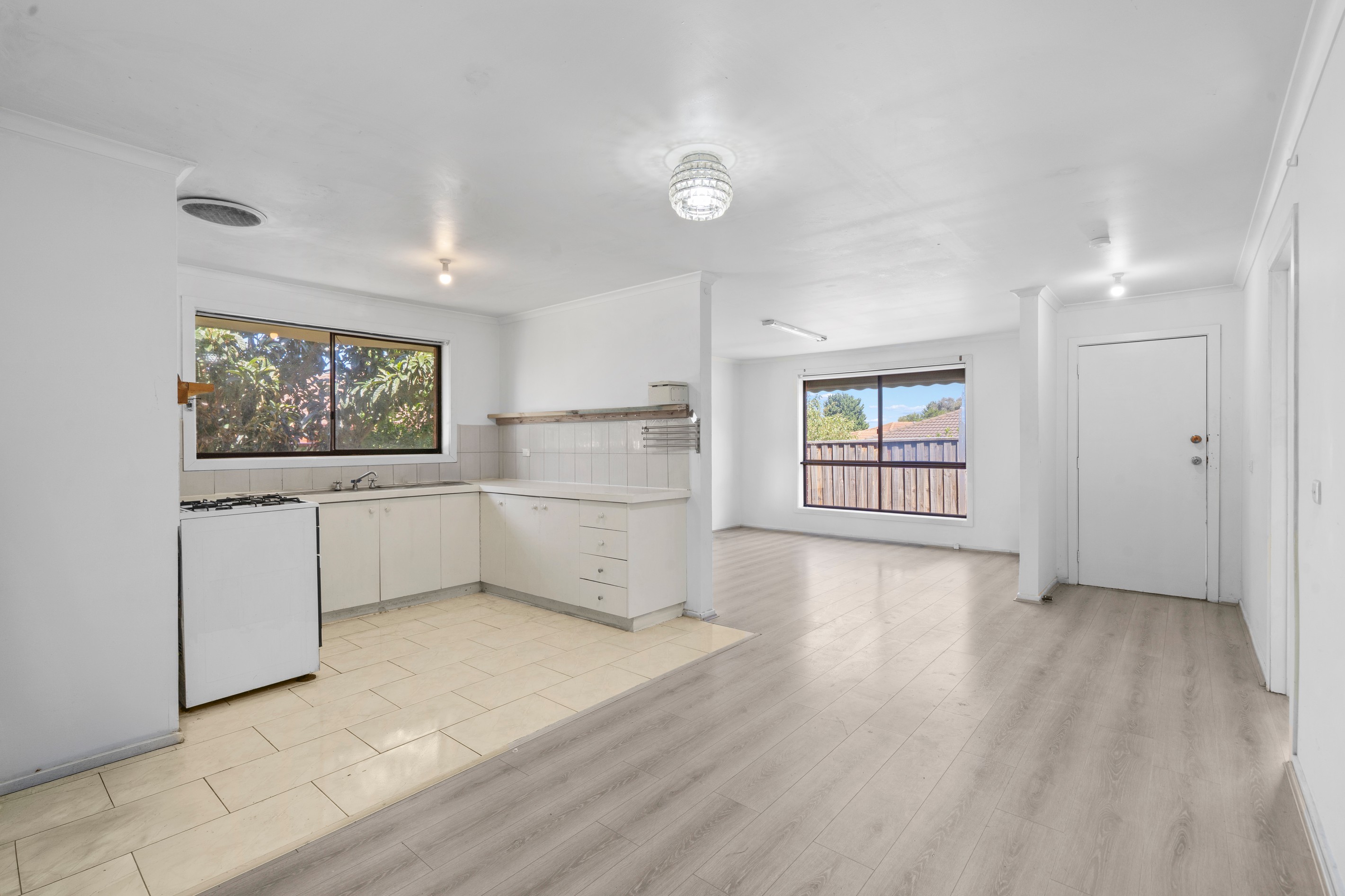 2/8 Yaralla Court, Meadow Heights, VIC 3048