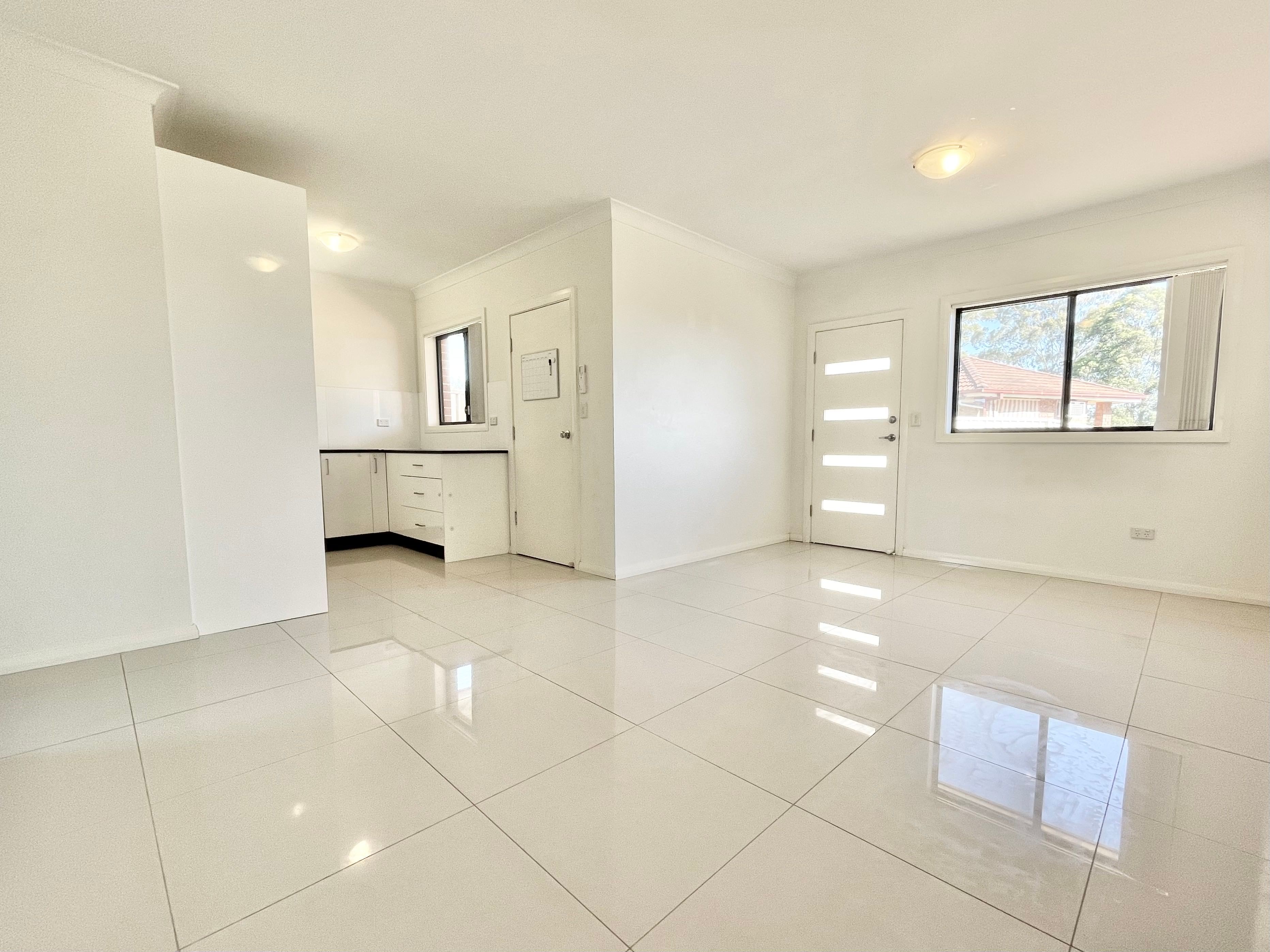 13a Ferdinand Place, Rosemeadow, NSW 2560