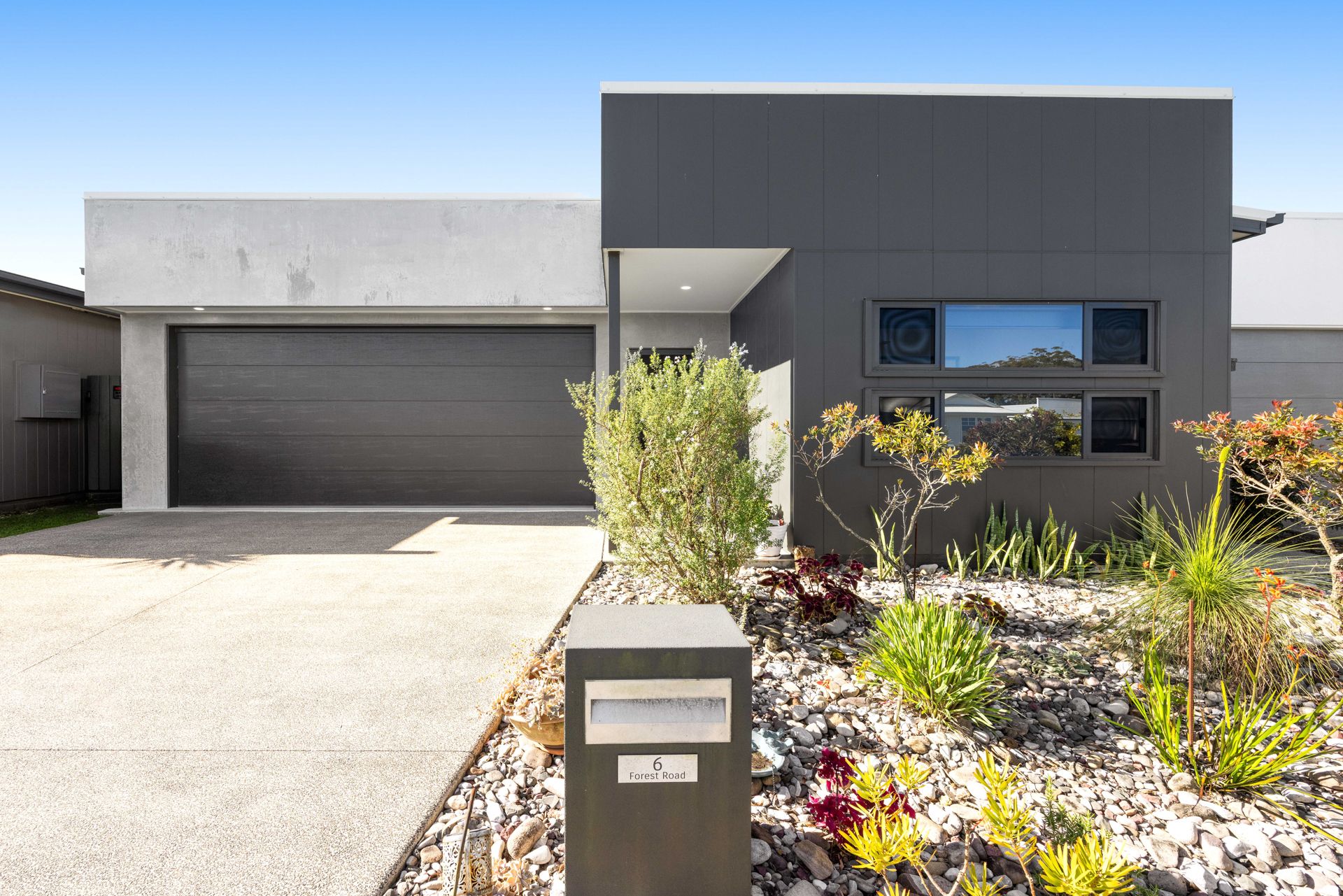 6 Forest Road — photo 5 of 15