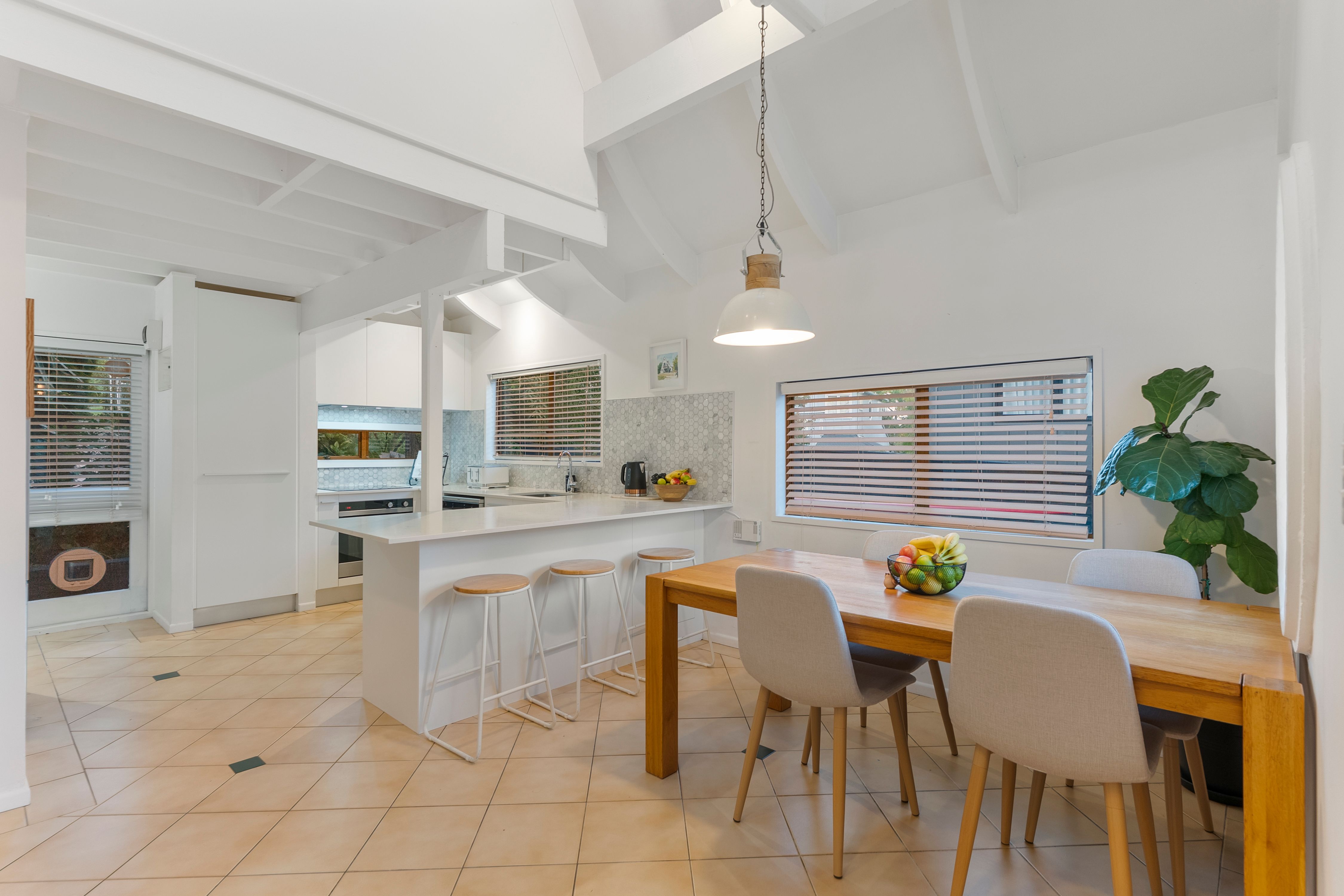 490B Beach Road, Murrays Bay, North Shore City