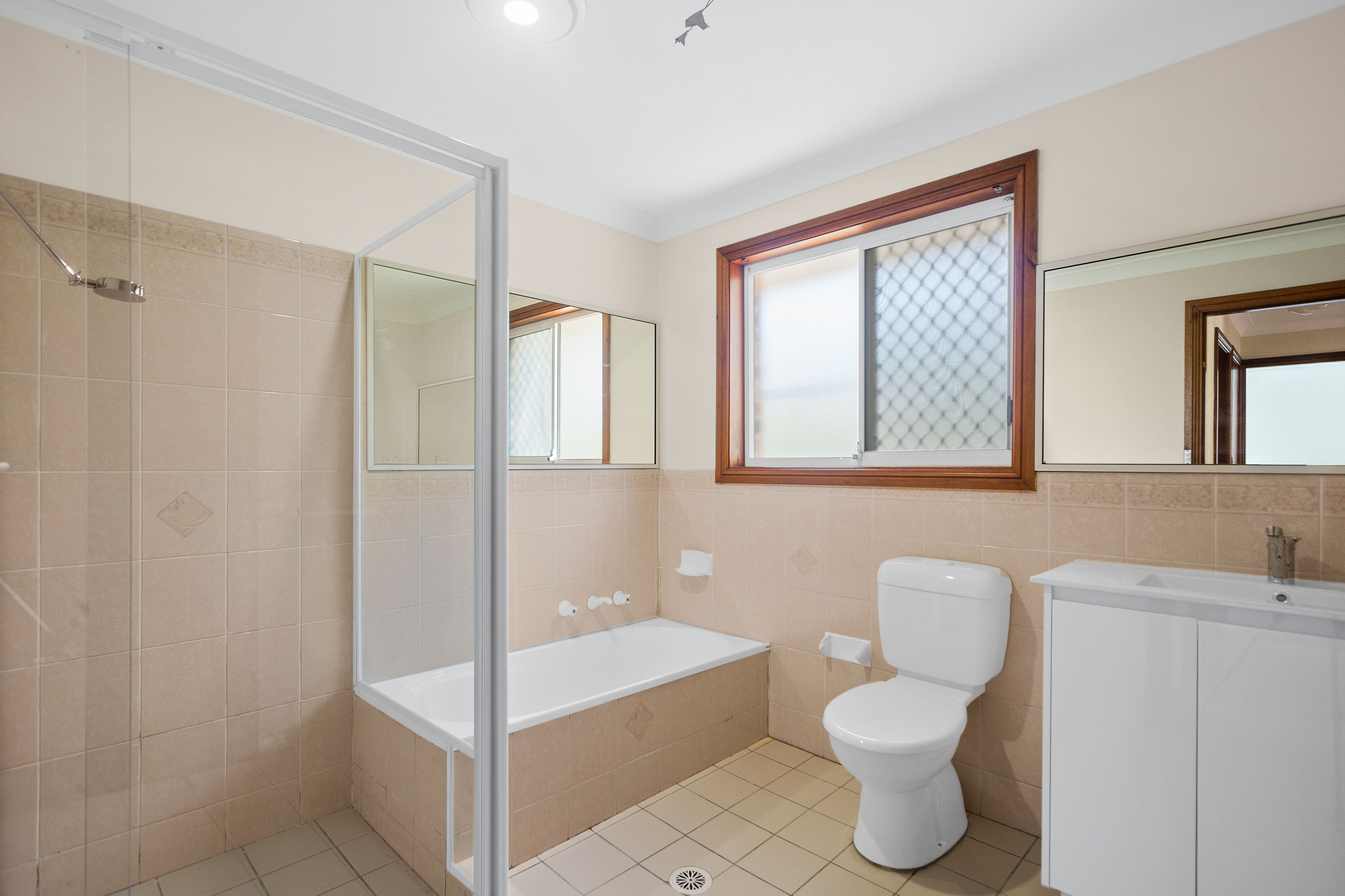 8/183 Tongarra Road — photo 7 of 8