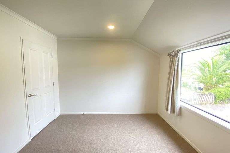 2/2 Swan Hill Drive photo 6