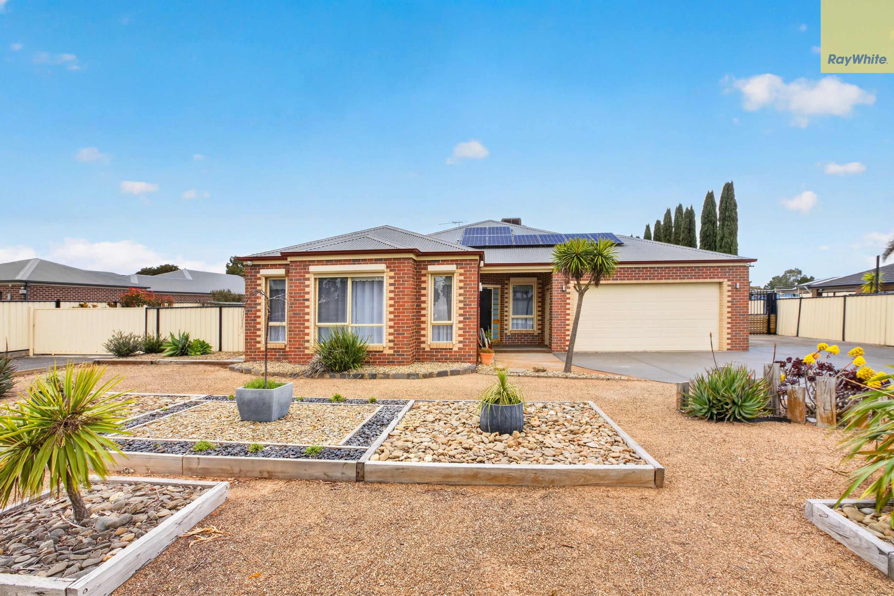 27 Highfield Way, Kurunjang, VIC 3337