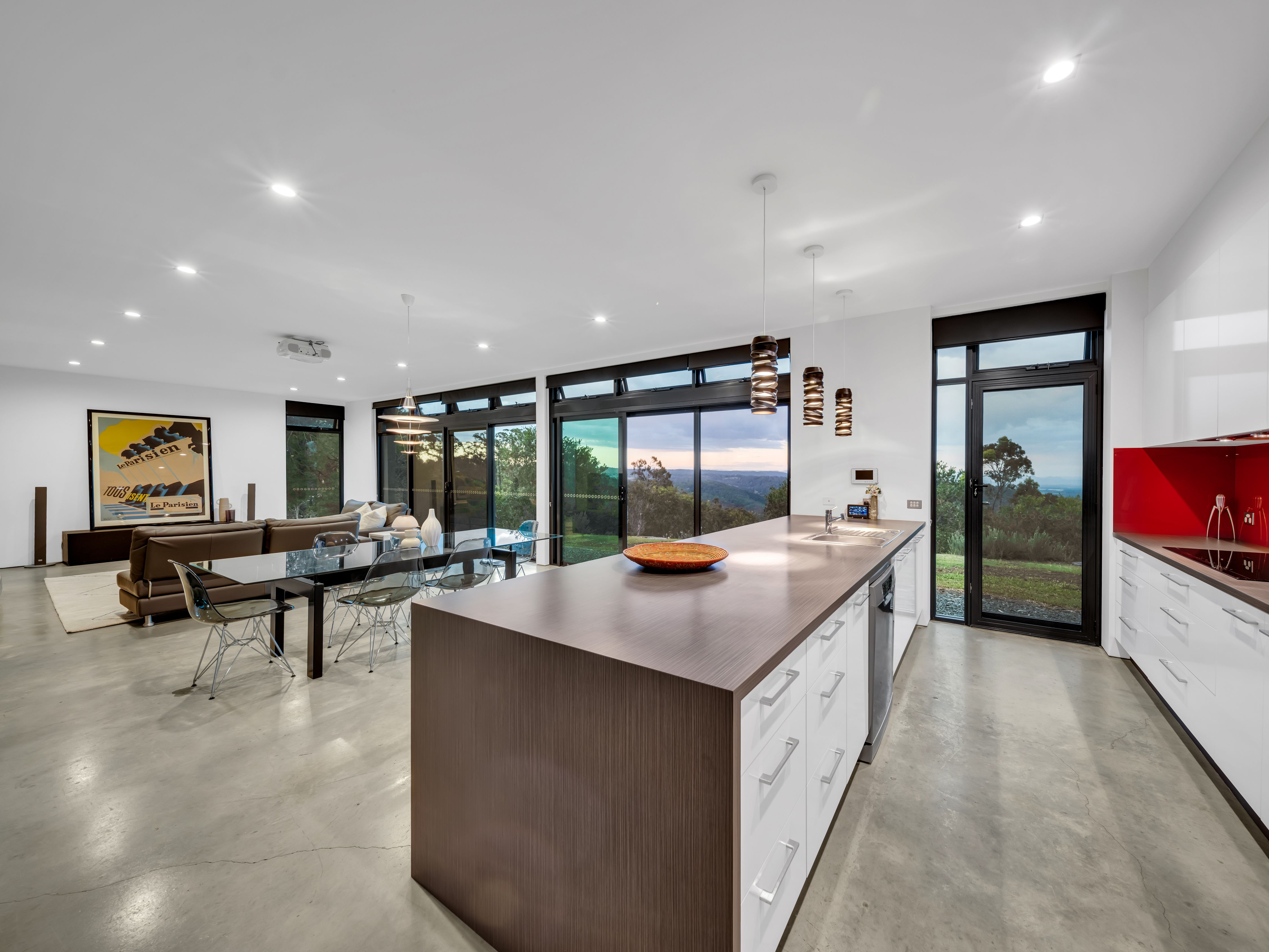 Architectural Masterpiece with Panoramic Glasshouse Mountain Views — photo 16 of 28