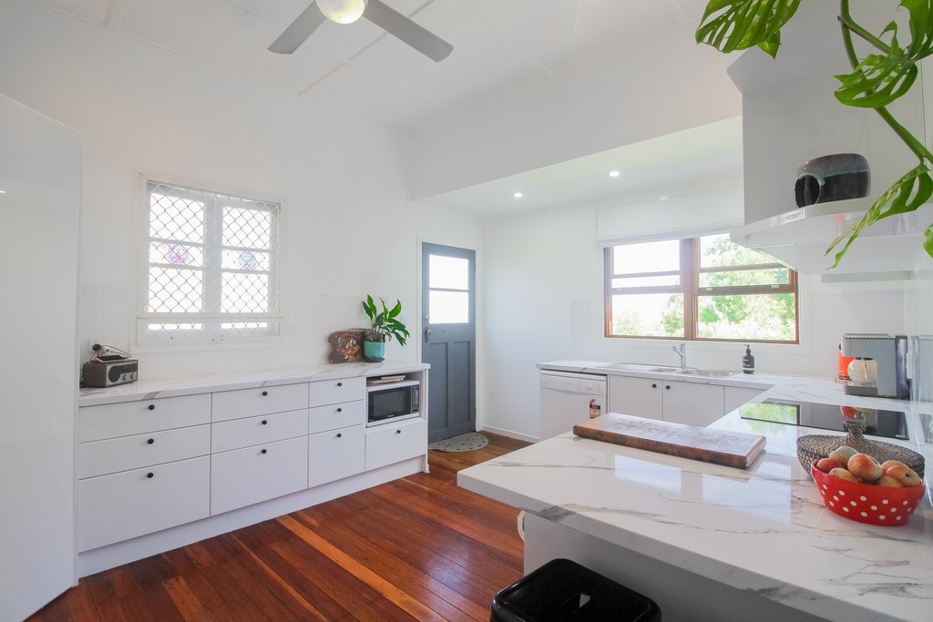 64 Pine Mountain Road, North Ipswich, QLD 4305