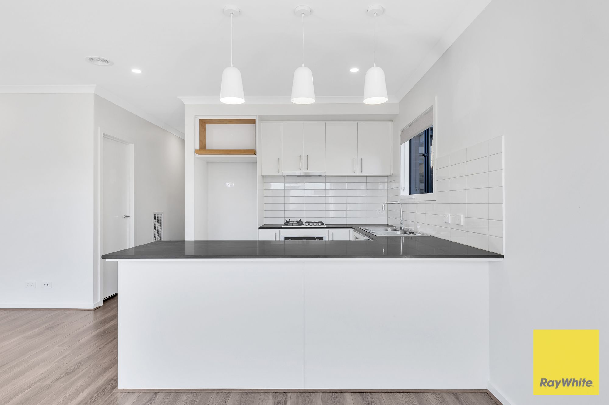 104 Medallion Boulevard — photo 2 of 11