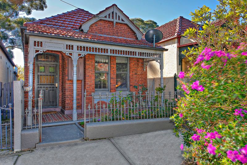 16 Searl Street