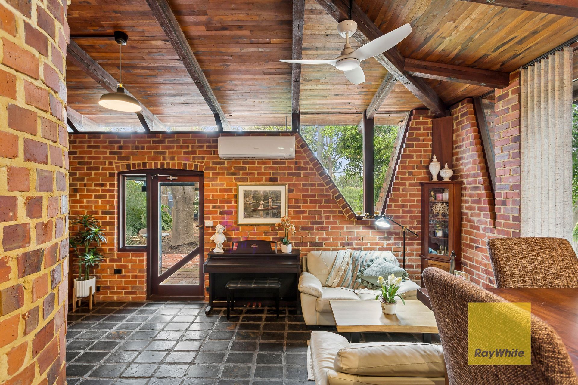 15 Bridgwood Road, Lesmurdie, WA 6076