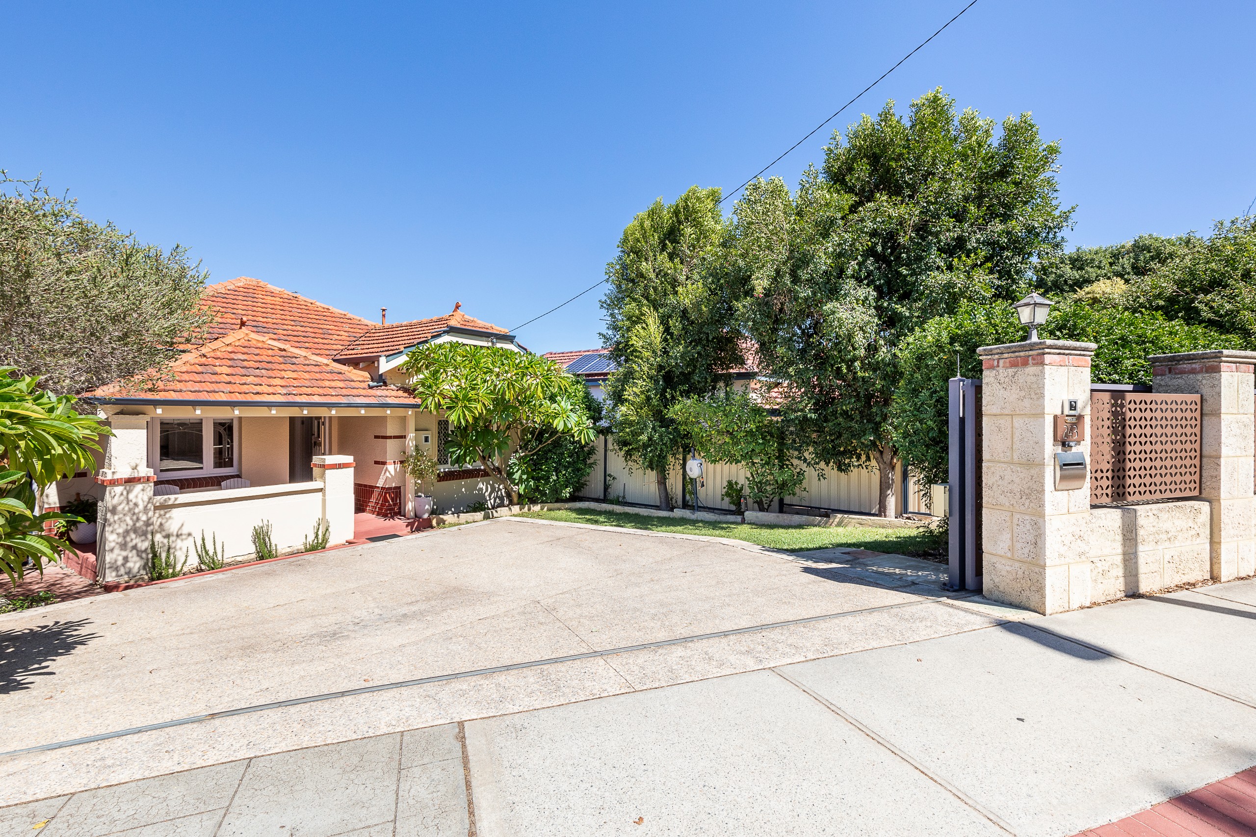 243 Scarborough Beach Road, Mount Hawthorn, WA 6016
