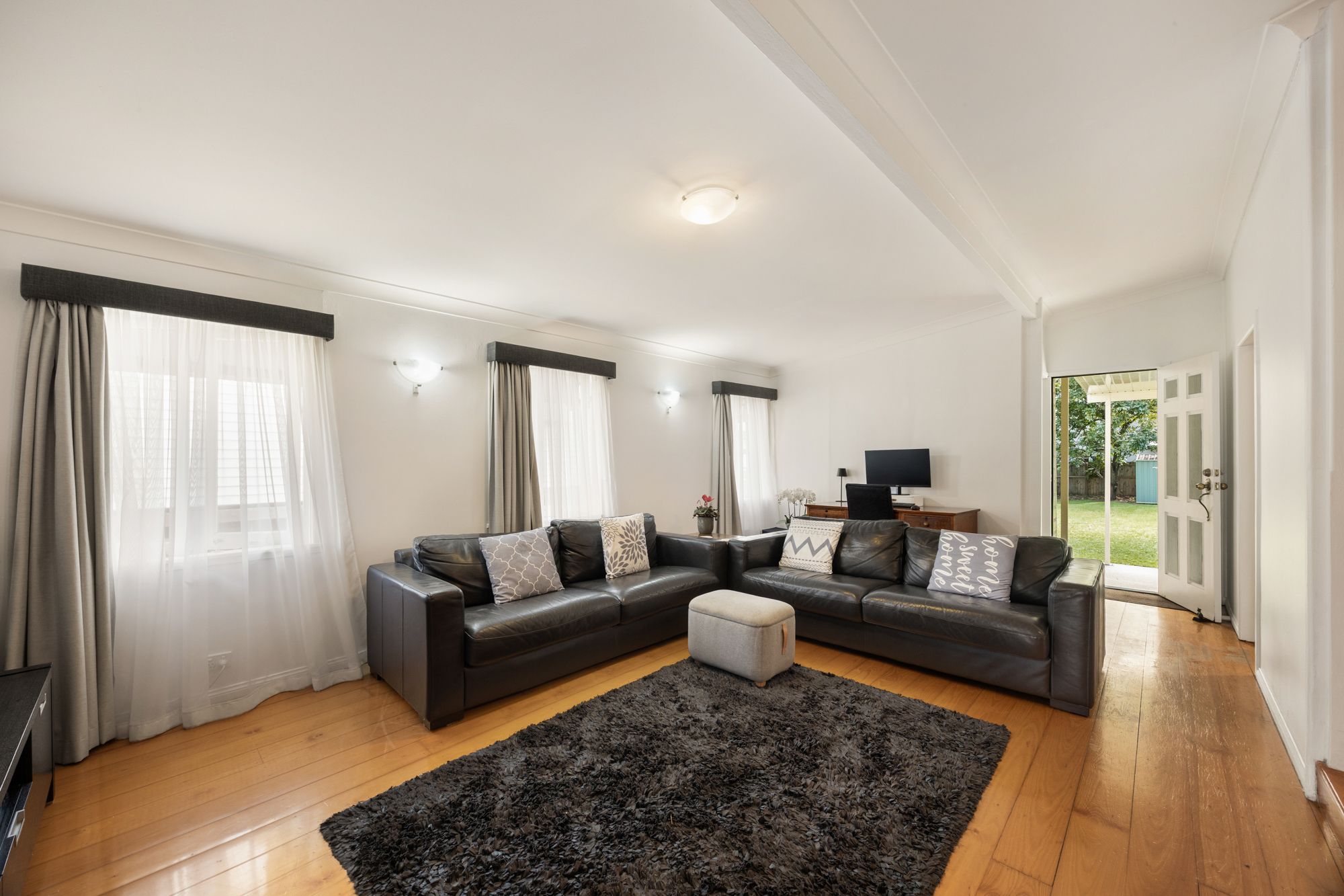 15 Barton Road — photo 3 of 17