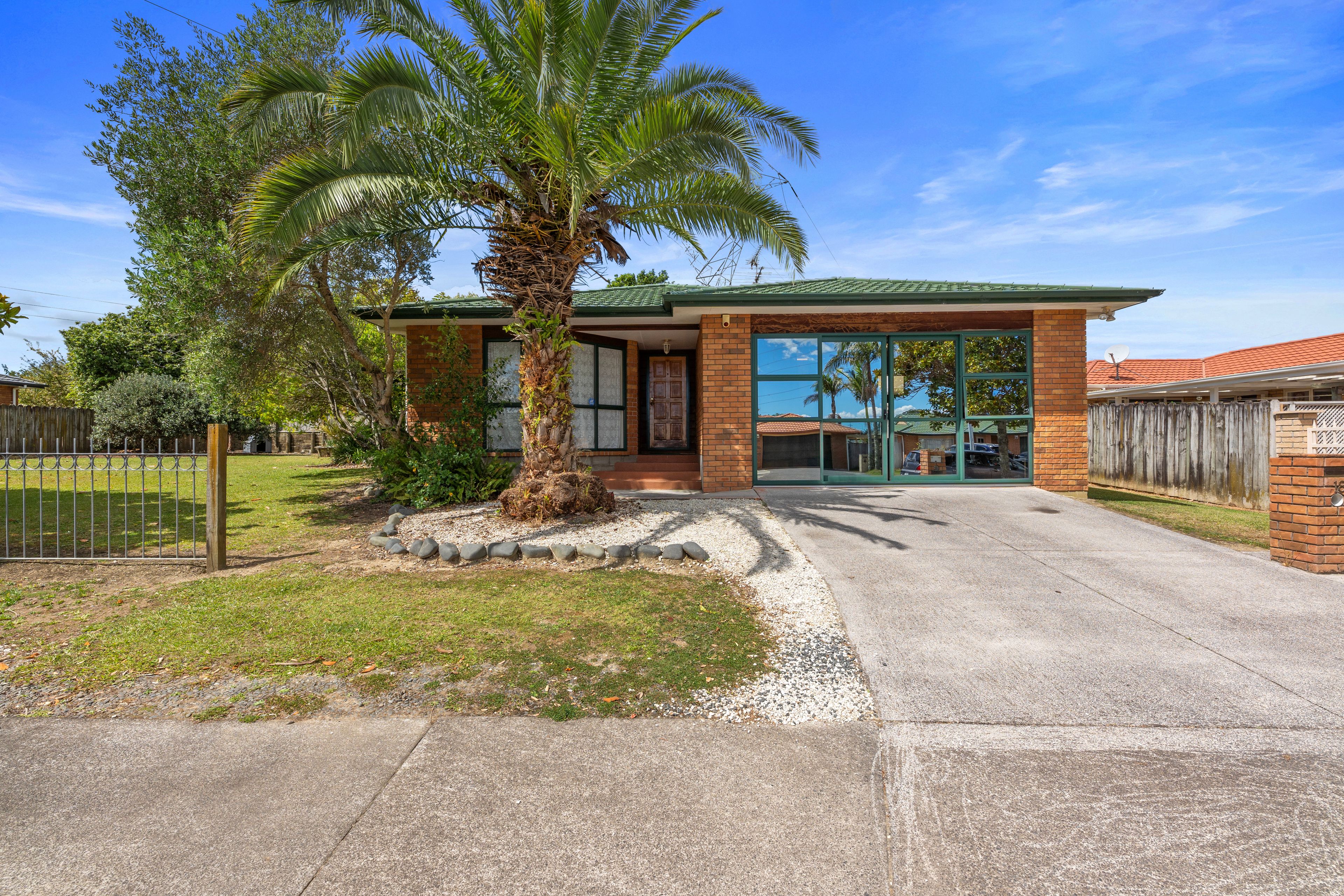 18 Eastland Road, Flat Bush, Manukau City