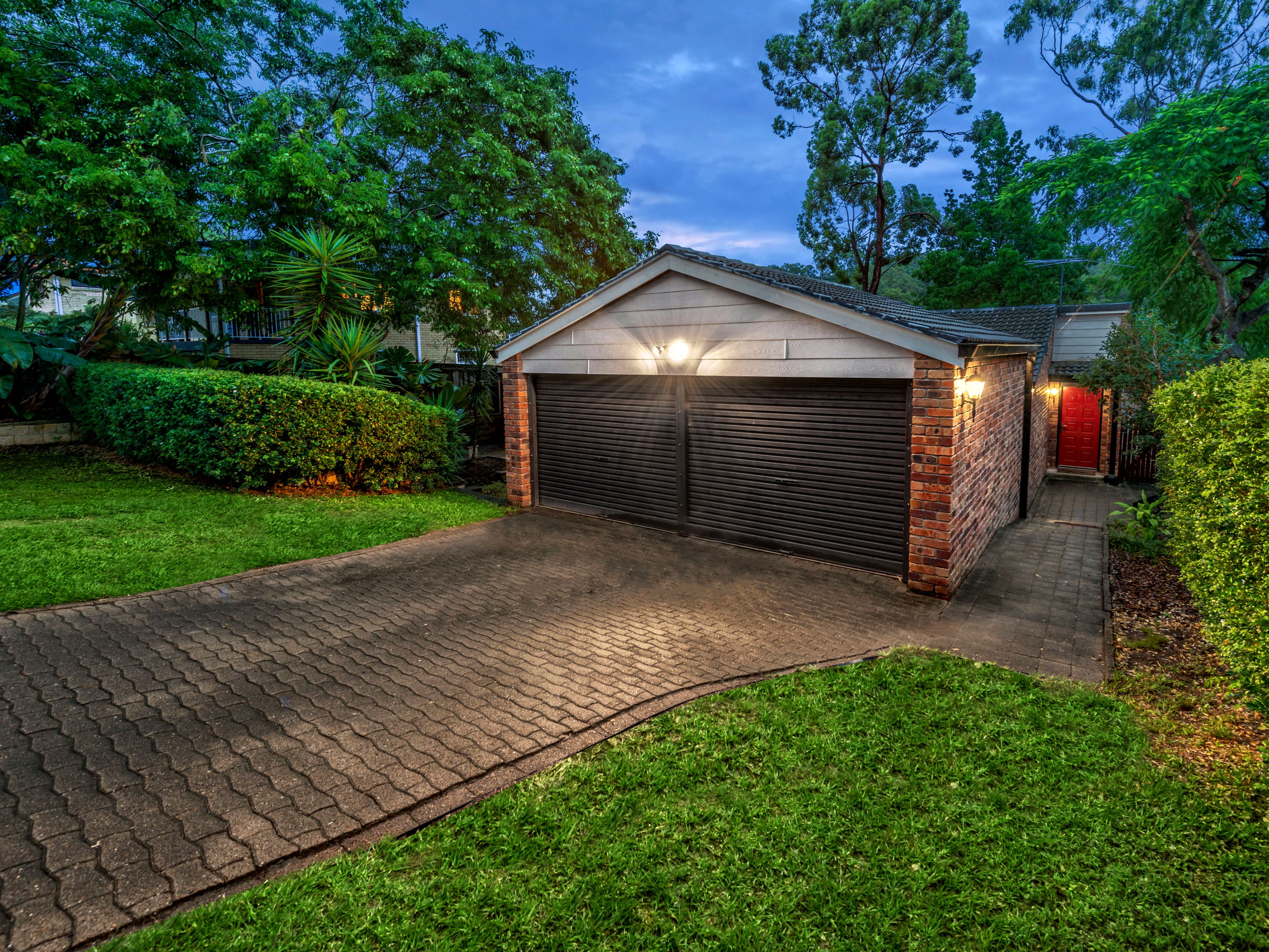 91 Burbong Street, Chapel Hill QLD 4069