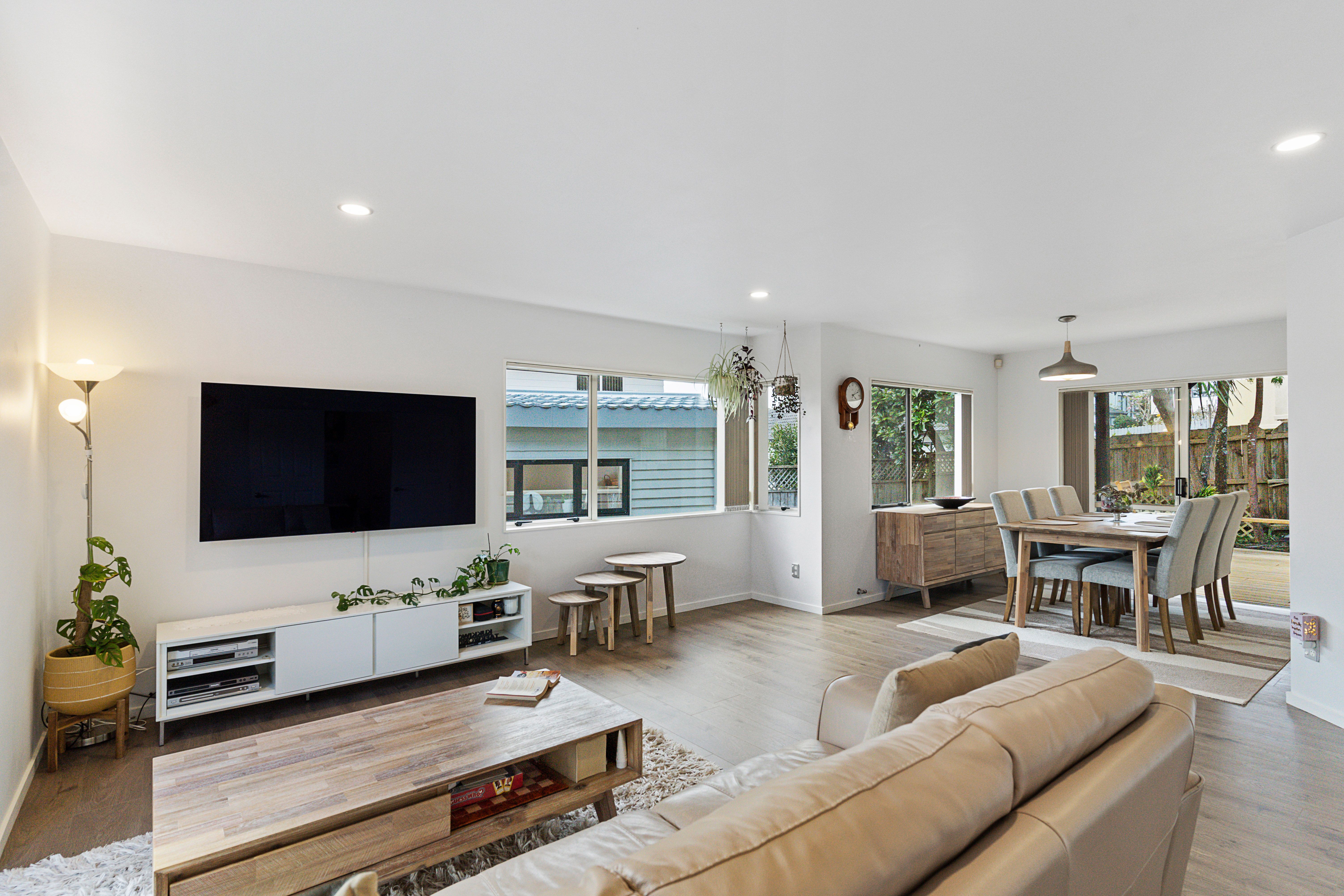 54 Caribbean Drive, Unsworth Heights, North Shore City 0632 Sold