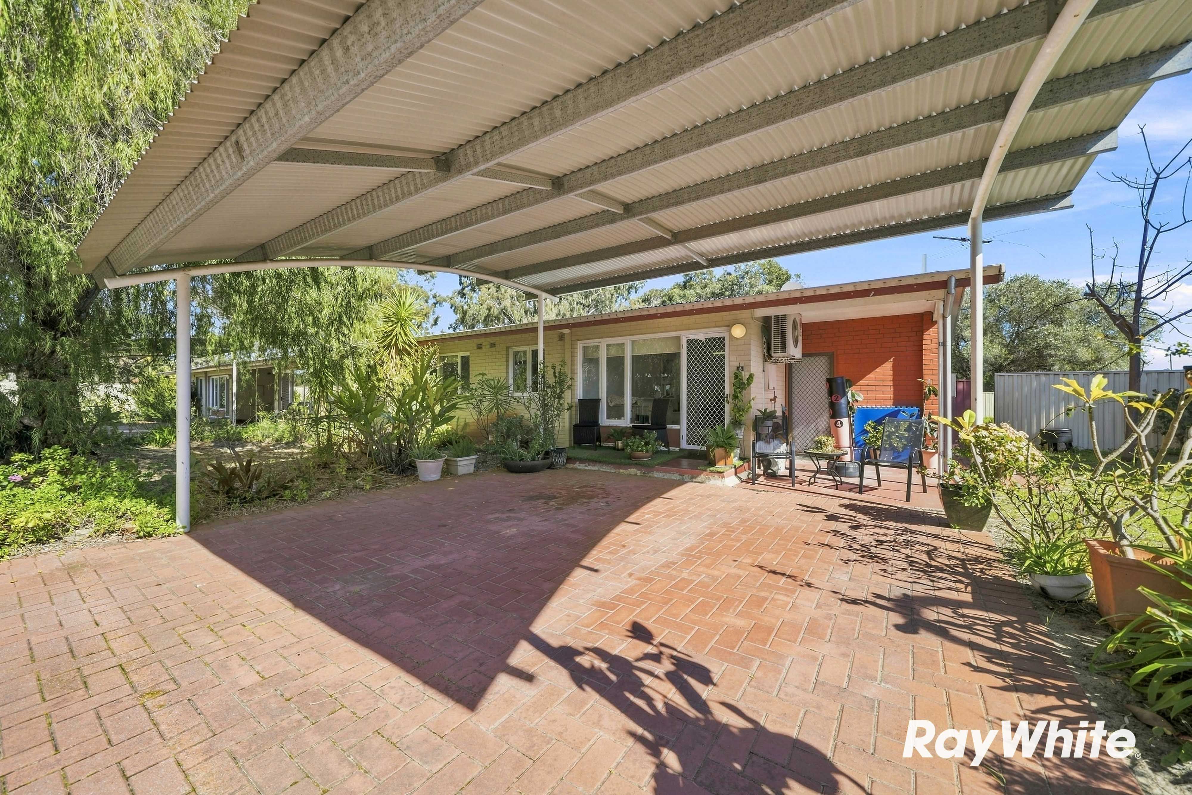 6/43 Golders Way — photo from Ray White Whiteman & Associates