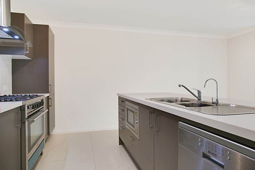 16 Juliana Street, JORDAN SPRINGS, NSW 2747