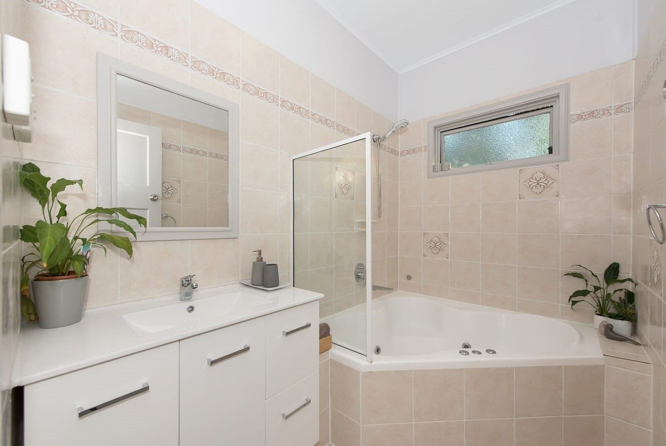 48 Tyrrell Street — photo 10 of 12
