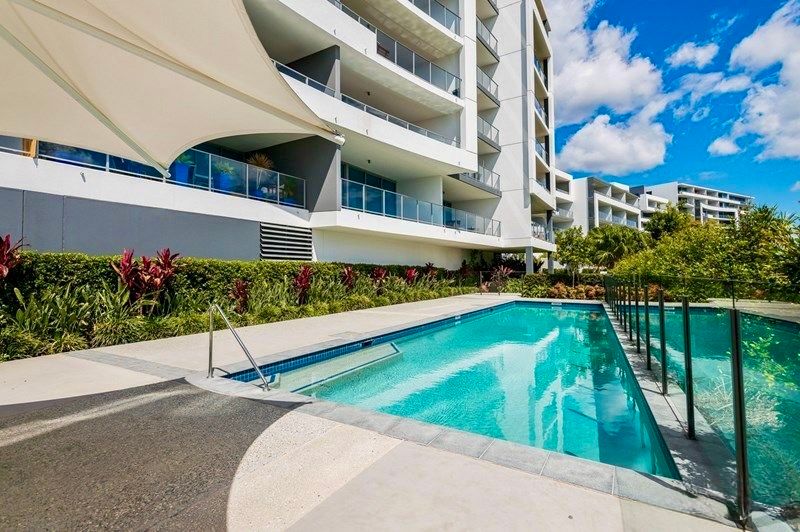 210/41 Harbour Town Drive — photo 2 of 30