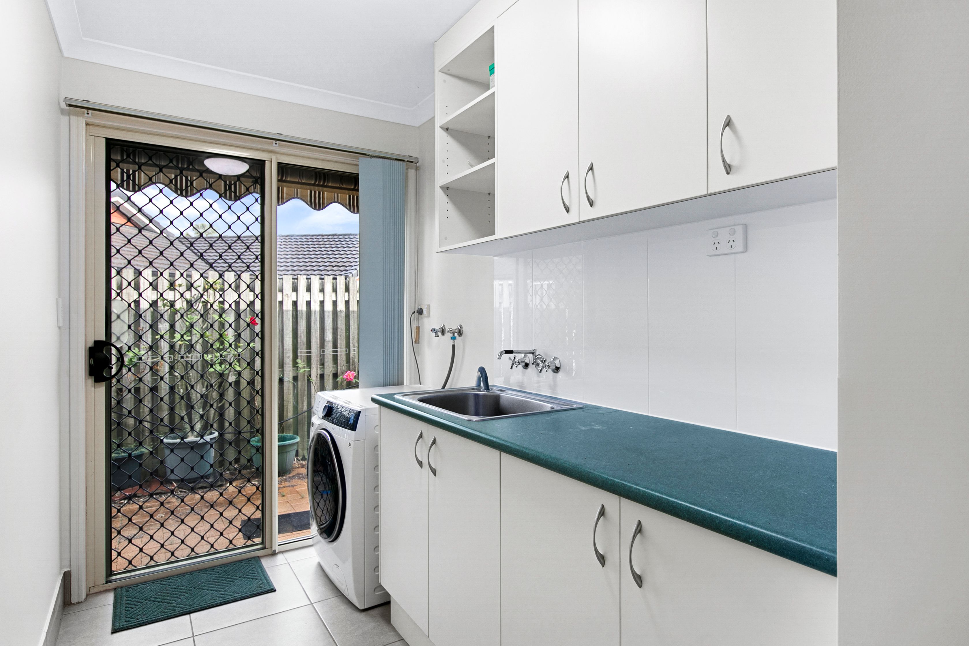 12 Montrose Close — photo 15 of 28