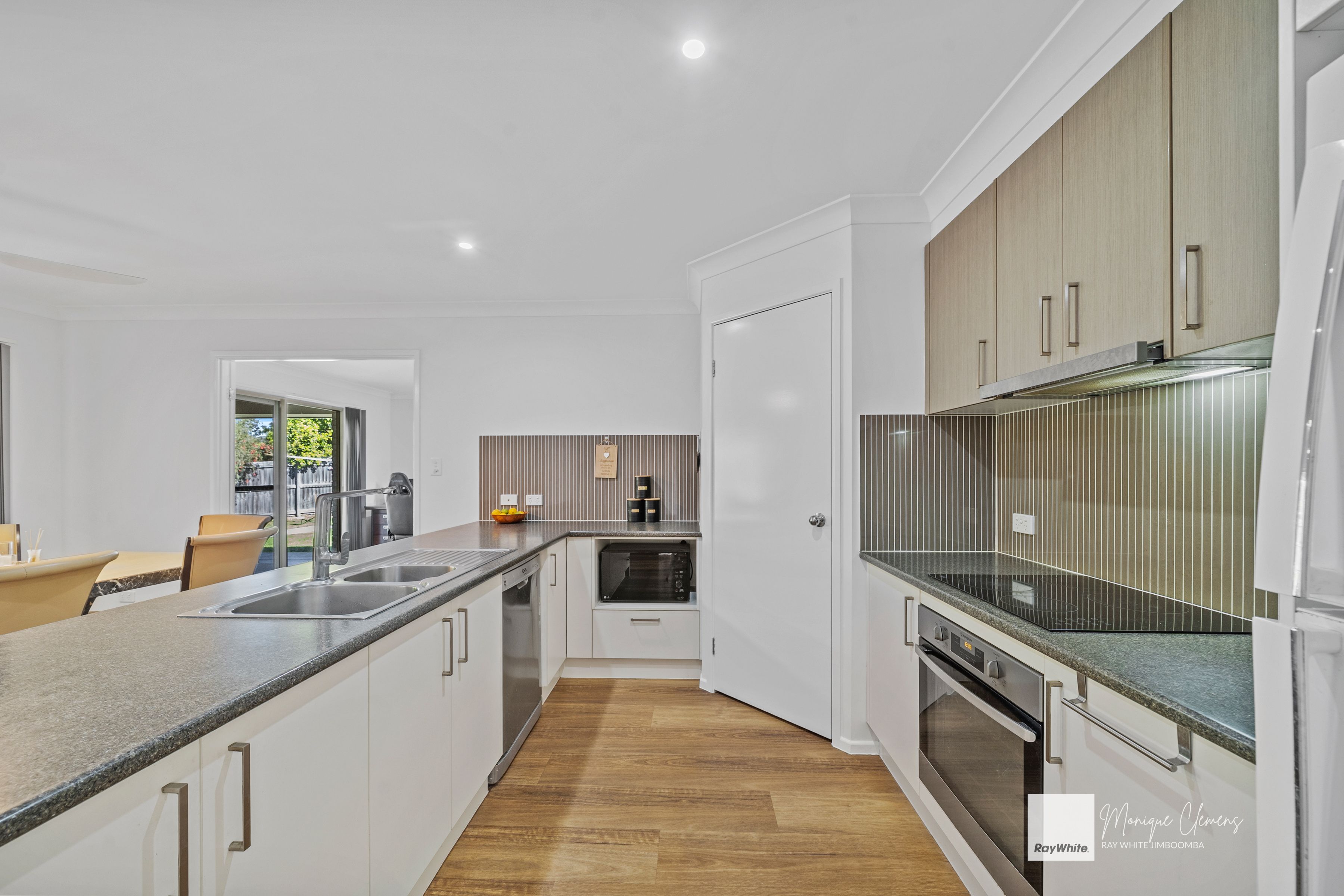 14 Woodview Court — photo 7 of 22