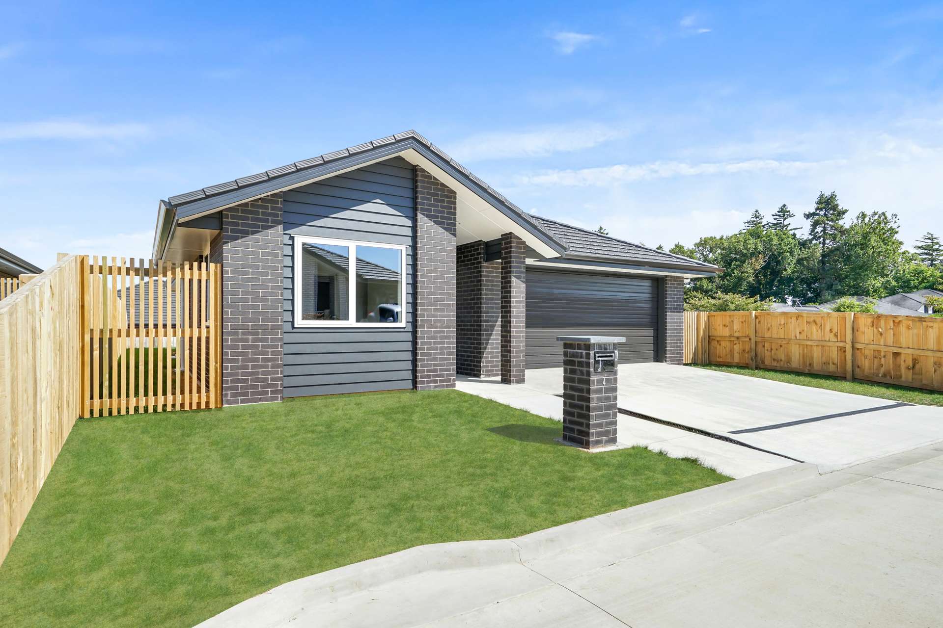 4 Vicarage Lane photo 21