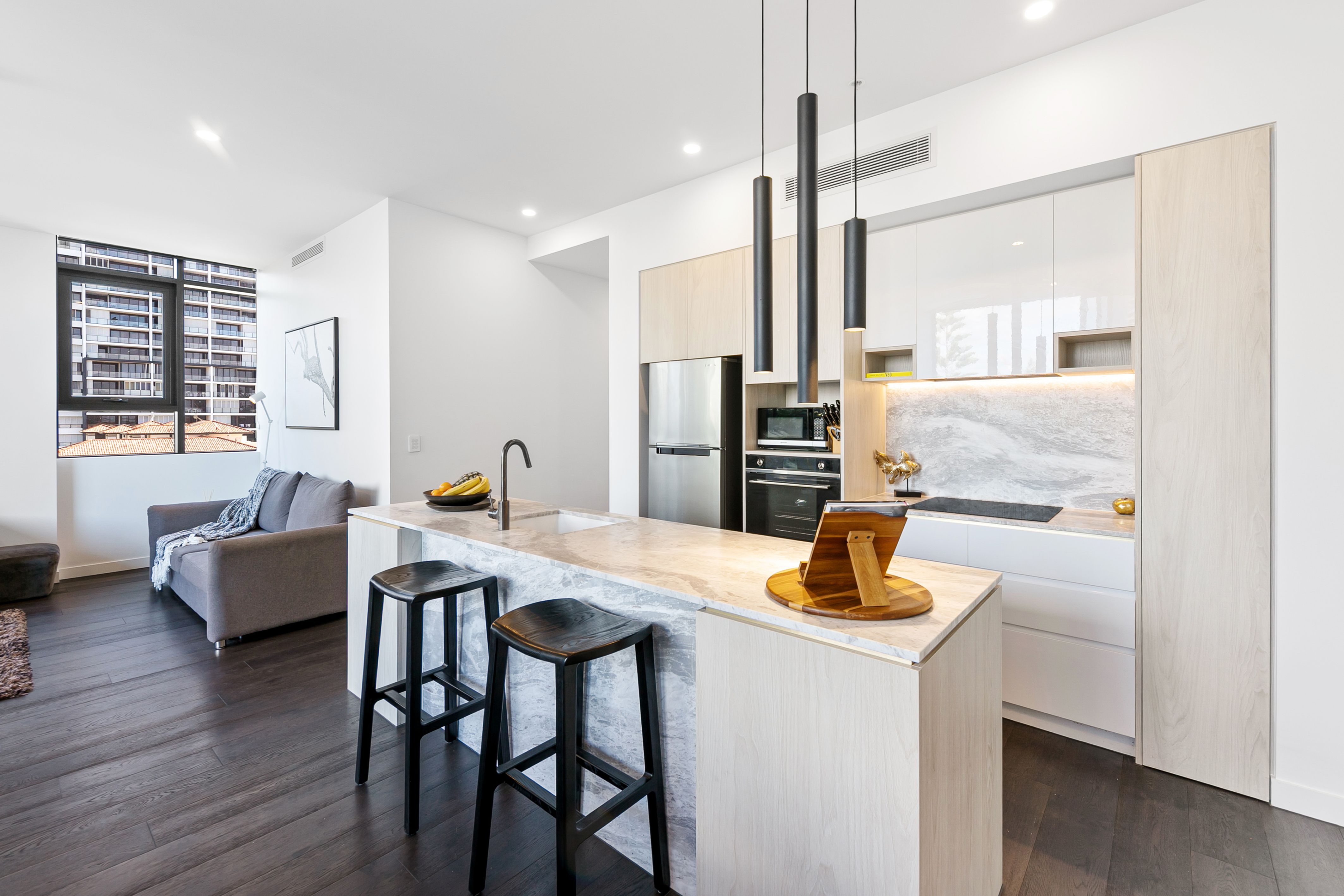 304/185 Old Burleigh Road, Broadbeach, QLD 4218