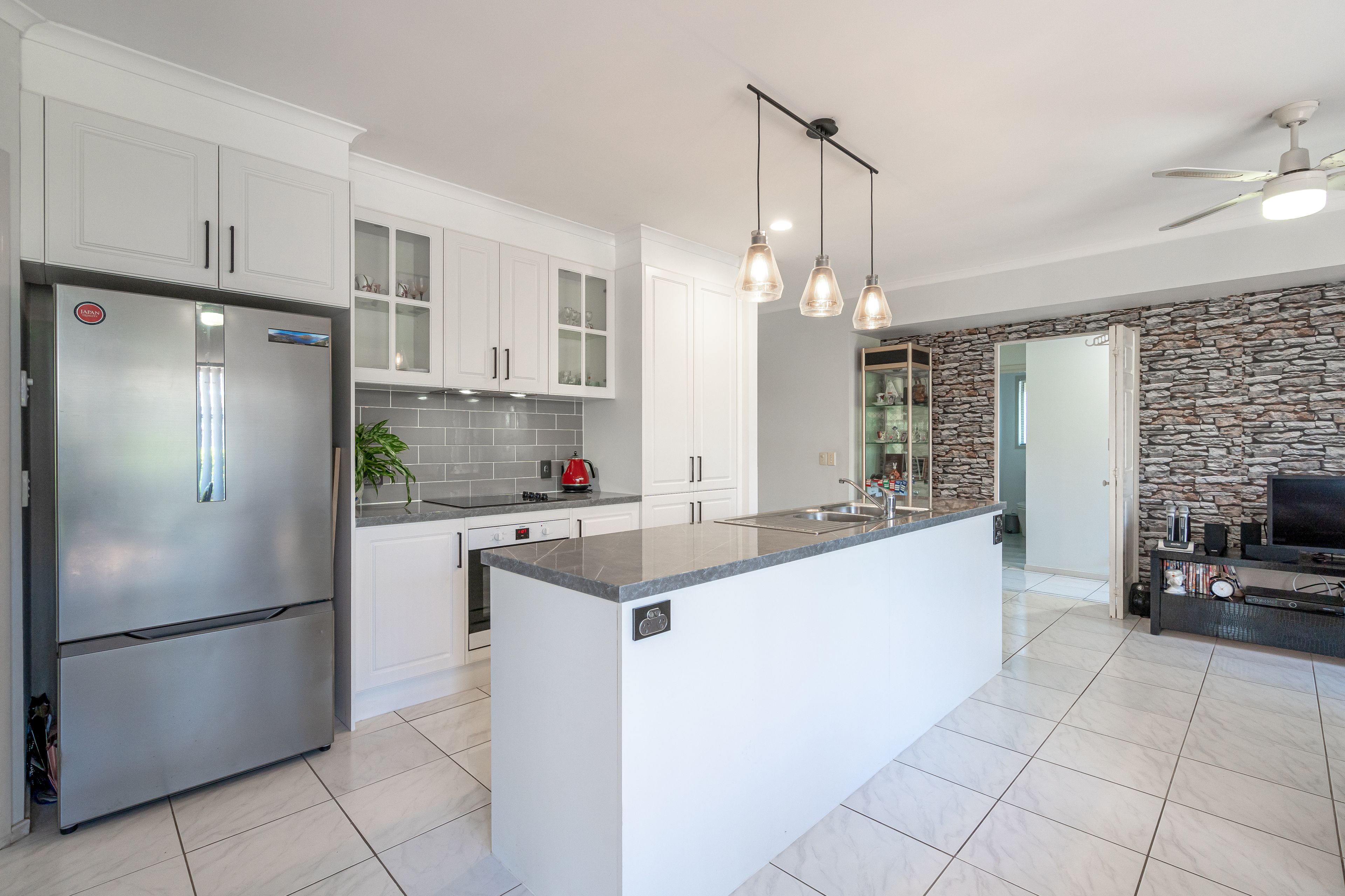 2 Wattlepark Lane, Robina, QLD 4226