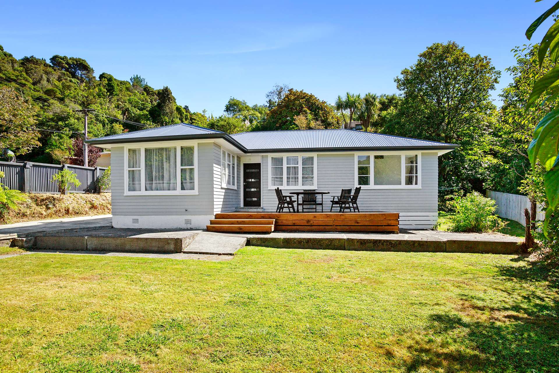 16 Rintoul Grove photo 1