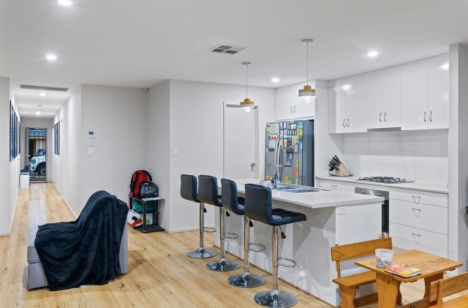 21 Costa Street — photo 7 of 18