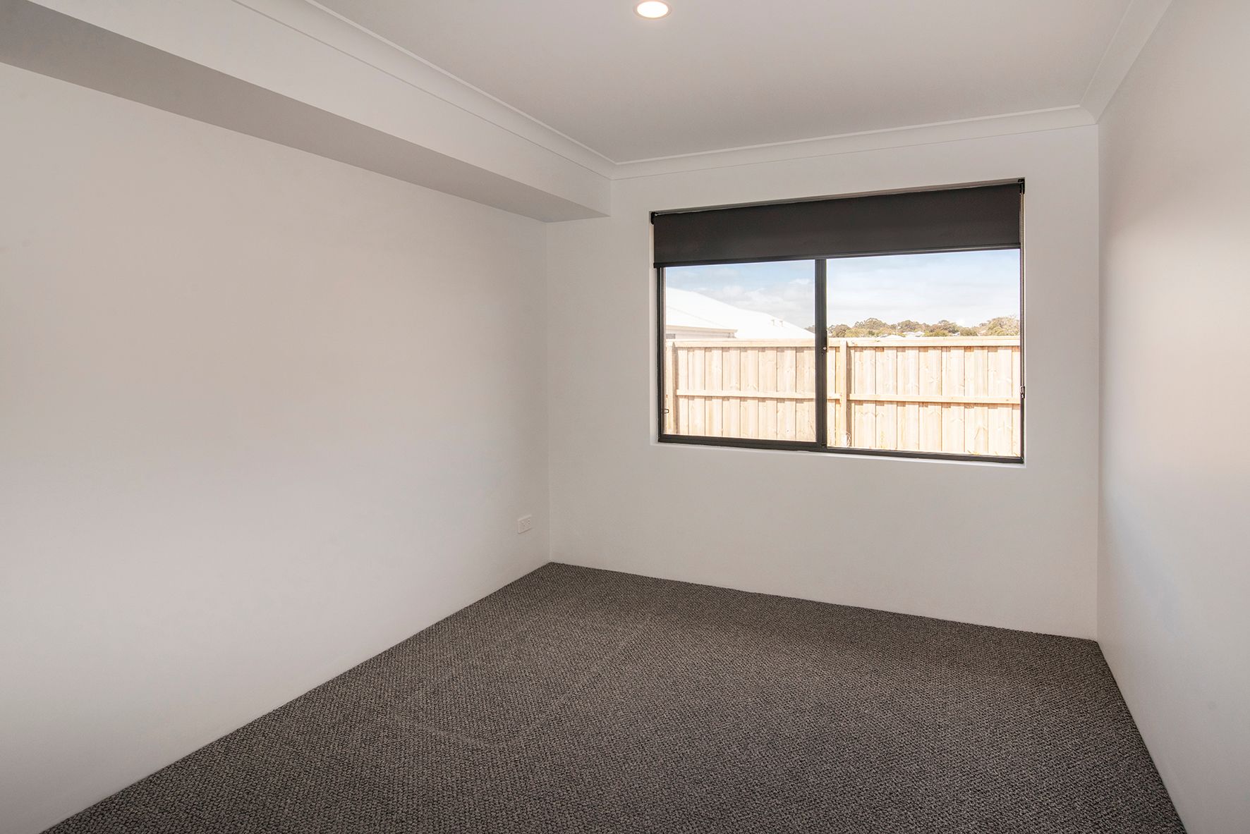 4 Maclaren Crescent — photo 13 of 15