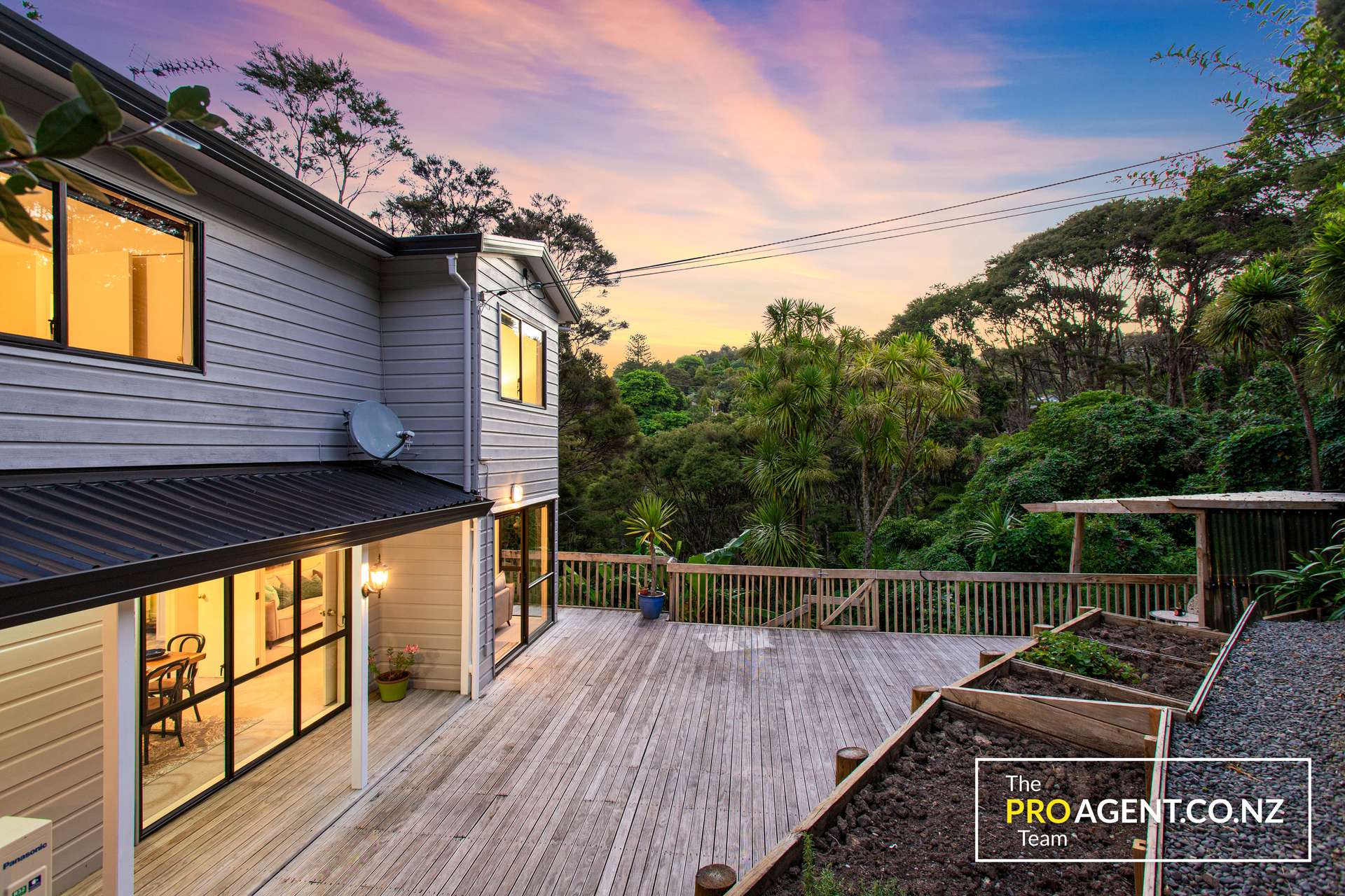 352 Huia Road photo 3