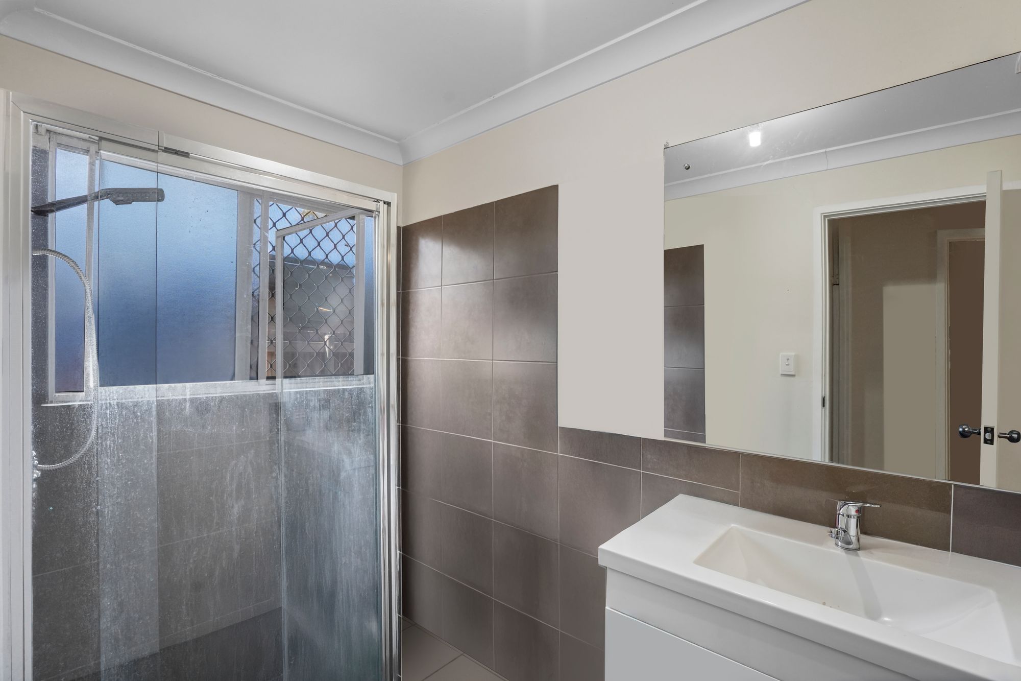 2 Sharon Drive — photo 11 of 20