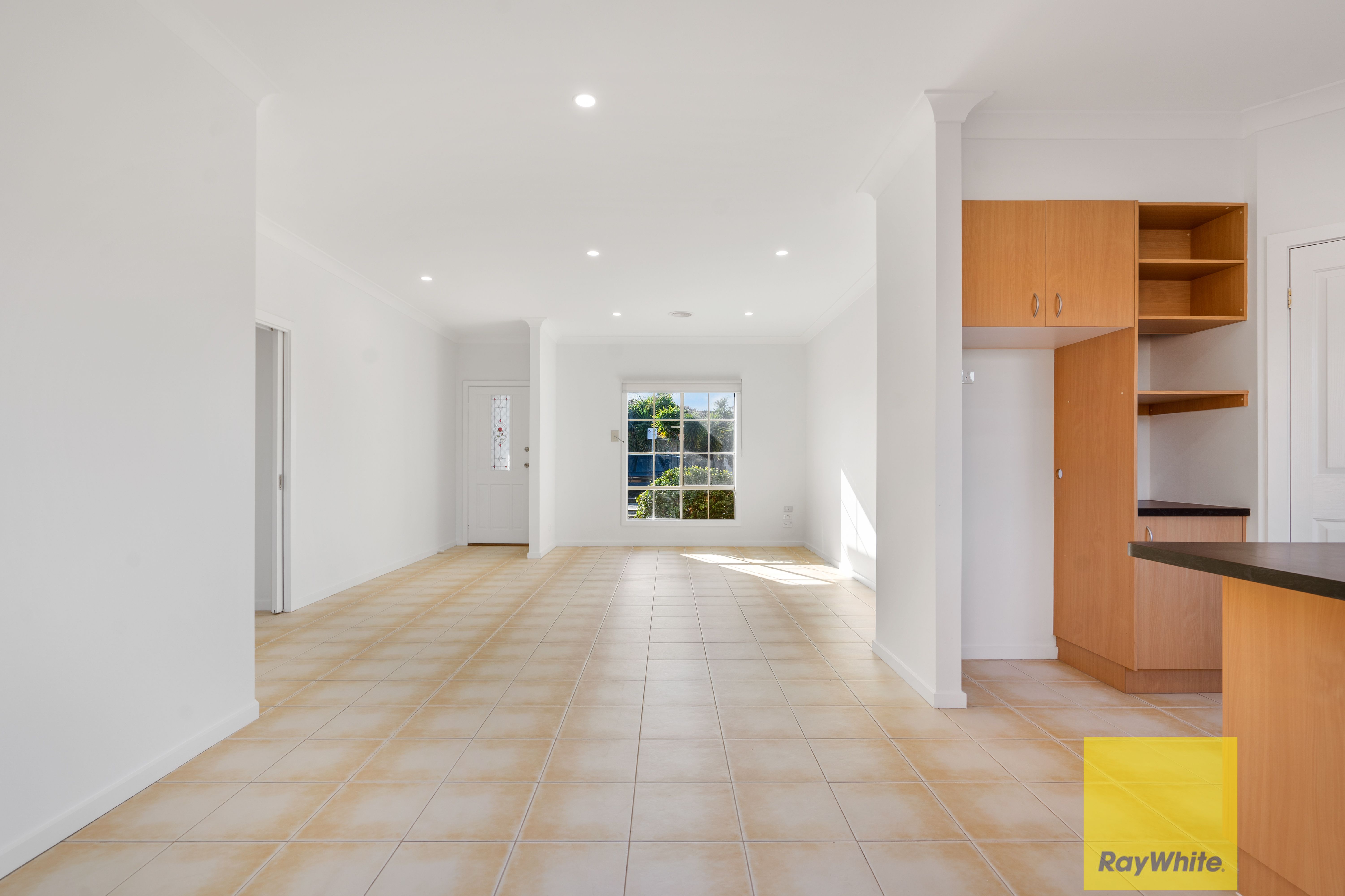 1/7 Dustin Court — photo 5 of 14