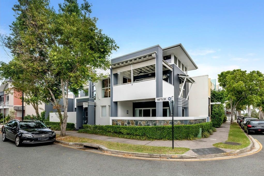 1 Watts Drive, Varsity Lakes, QLD 4227