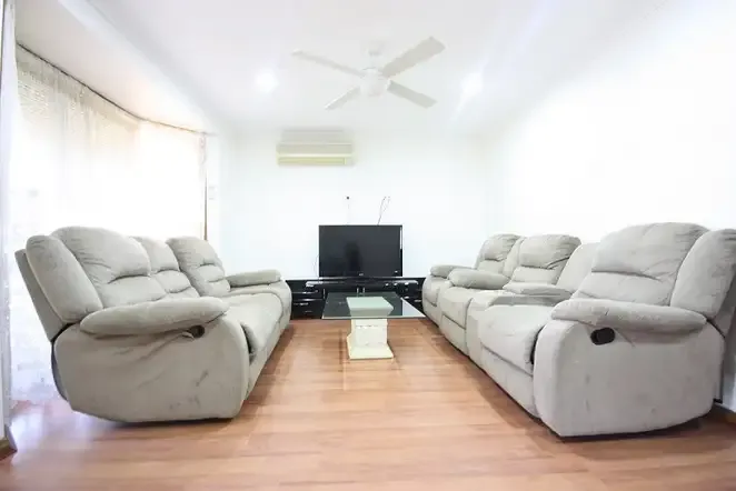 11 Victoria Road, — photo 3 of 6