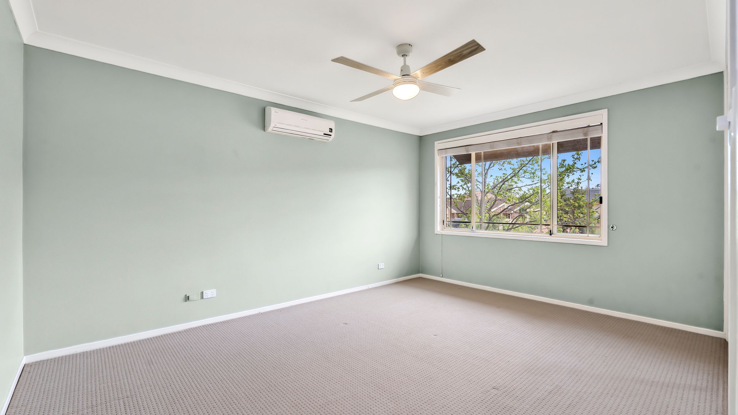 56 Arthur Phillip Drive — photo 10 of 12