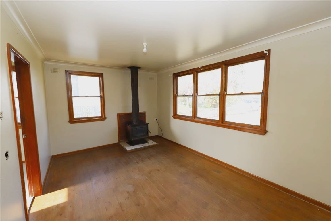 6 Gundagai Street, Adelong, NSW 2729
