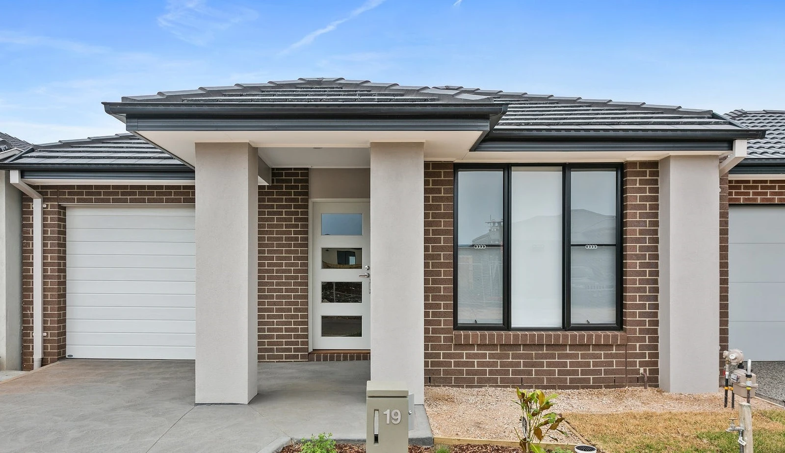 19 DELHI Grove, Rockbank, VIC 3335