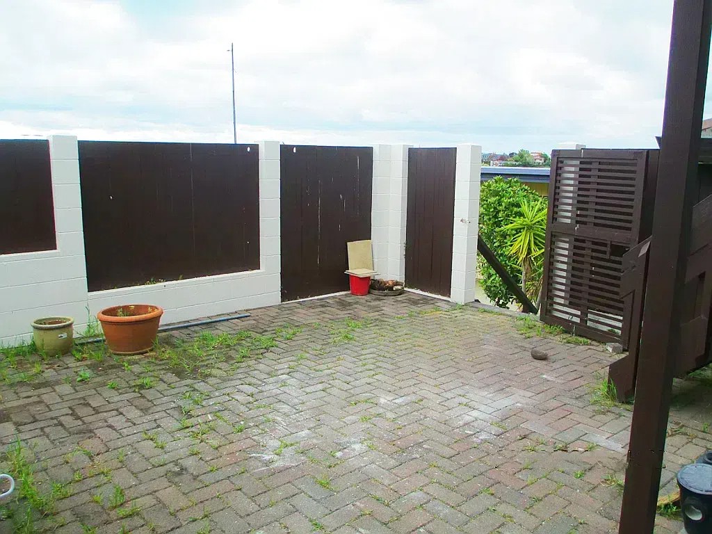 32a Haseler Crescent, Howick, Manukau City