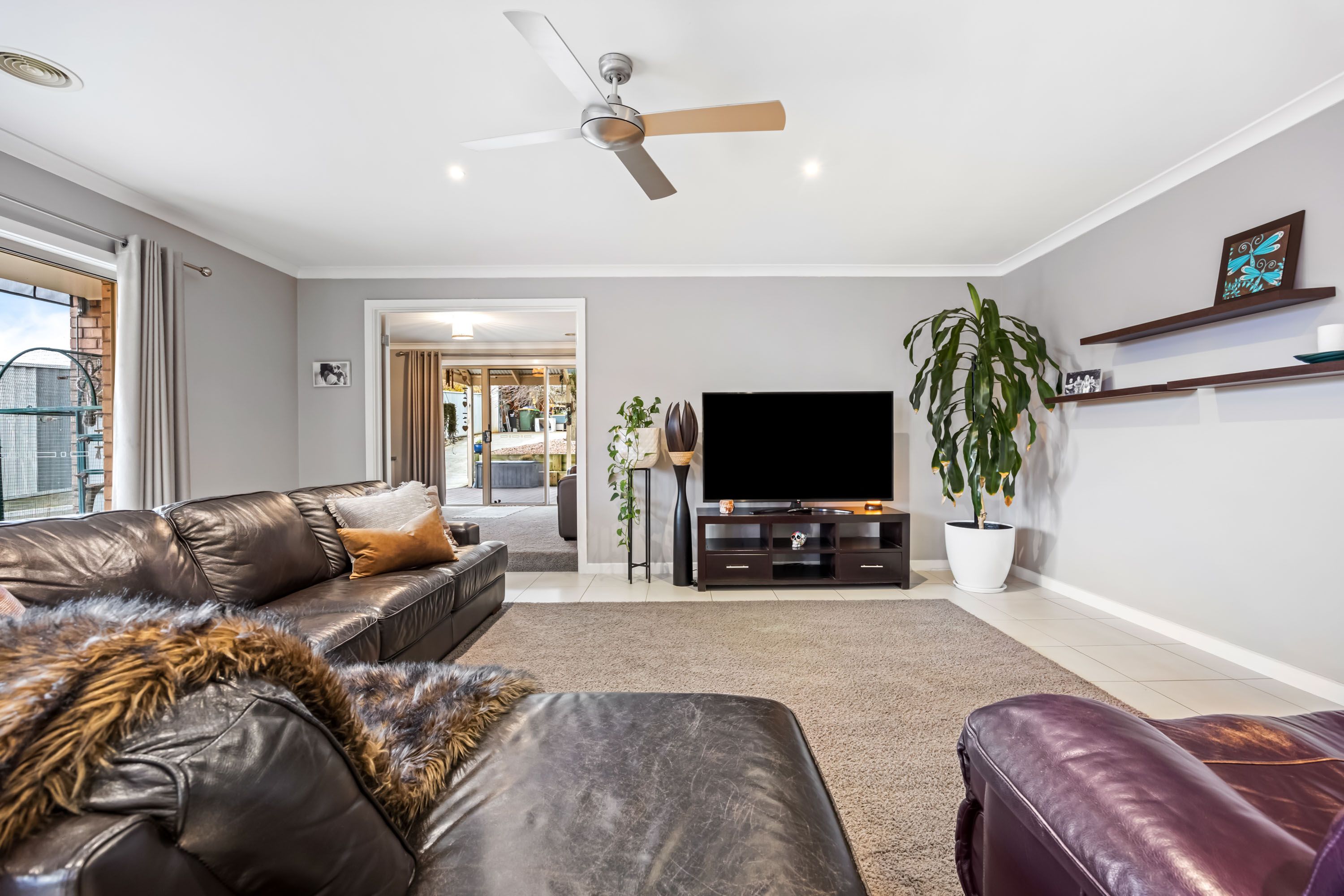 8 Hanover Street, WINTER VALLEY, VIC 3358