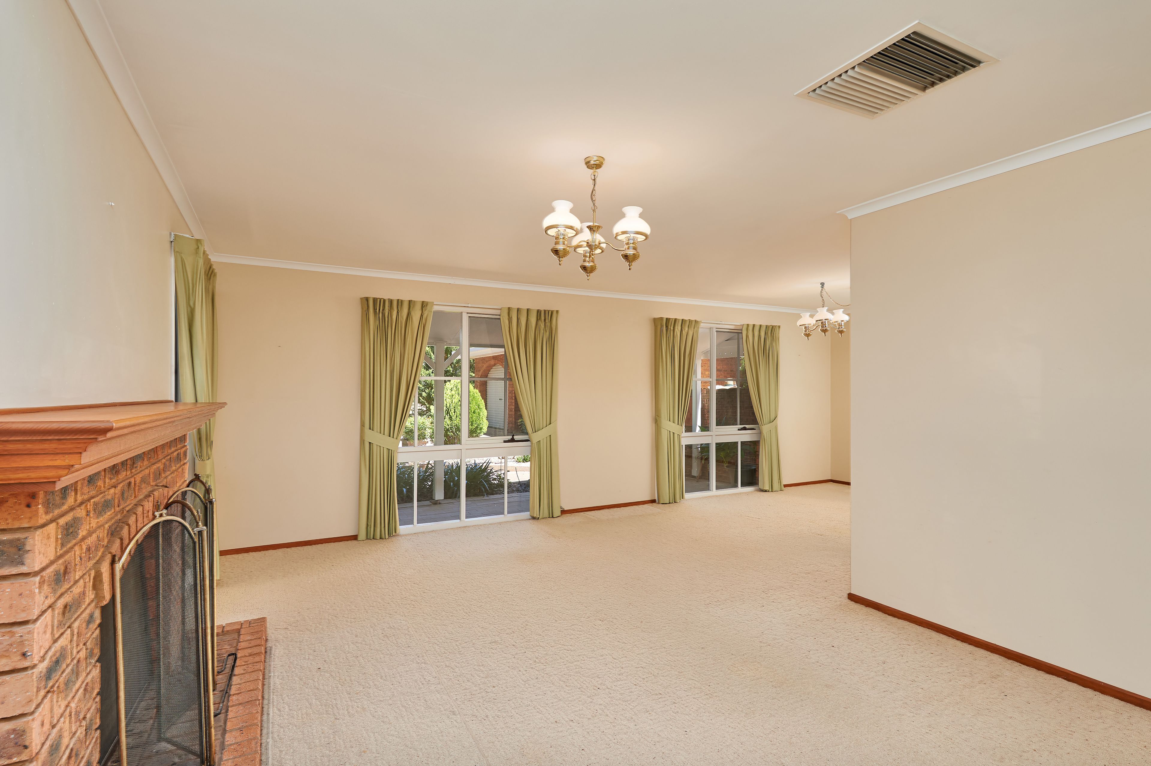 10 Norman Duck Avenue, San Isidore, NSW 2650