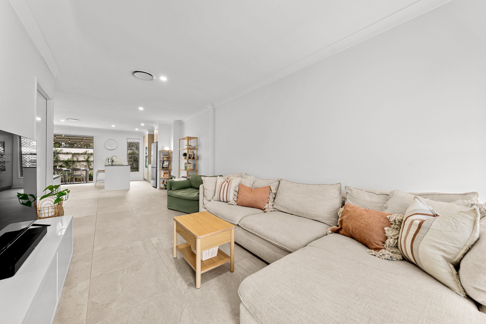 47/14 Cavill Place — photo 10 of 30