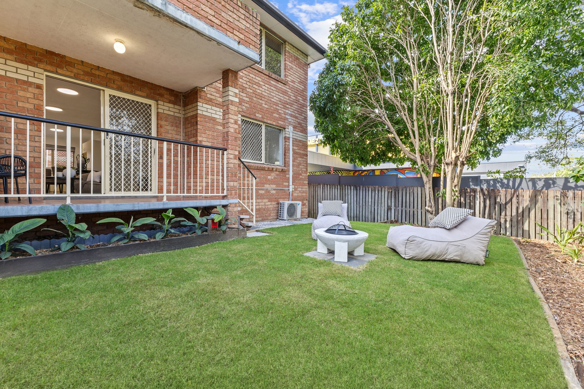 1/12 WALLACE Street — photo from Ray White Aspley