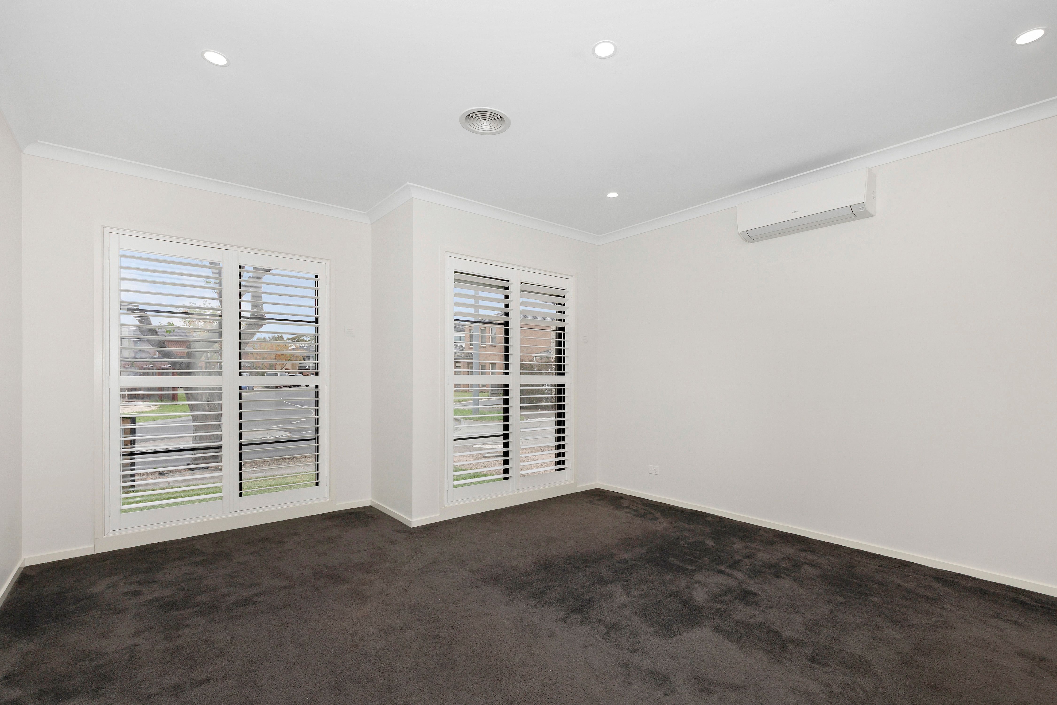 39 Europa Bend — photo 4 of 9