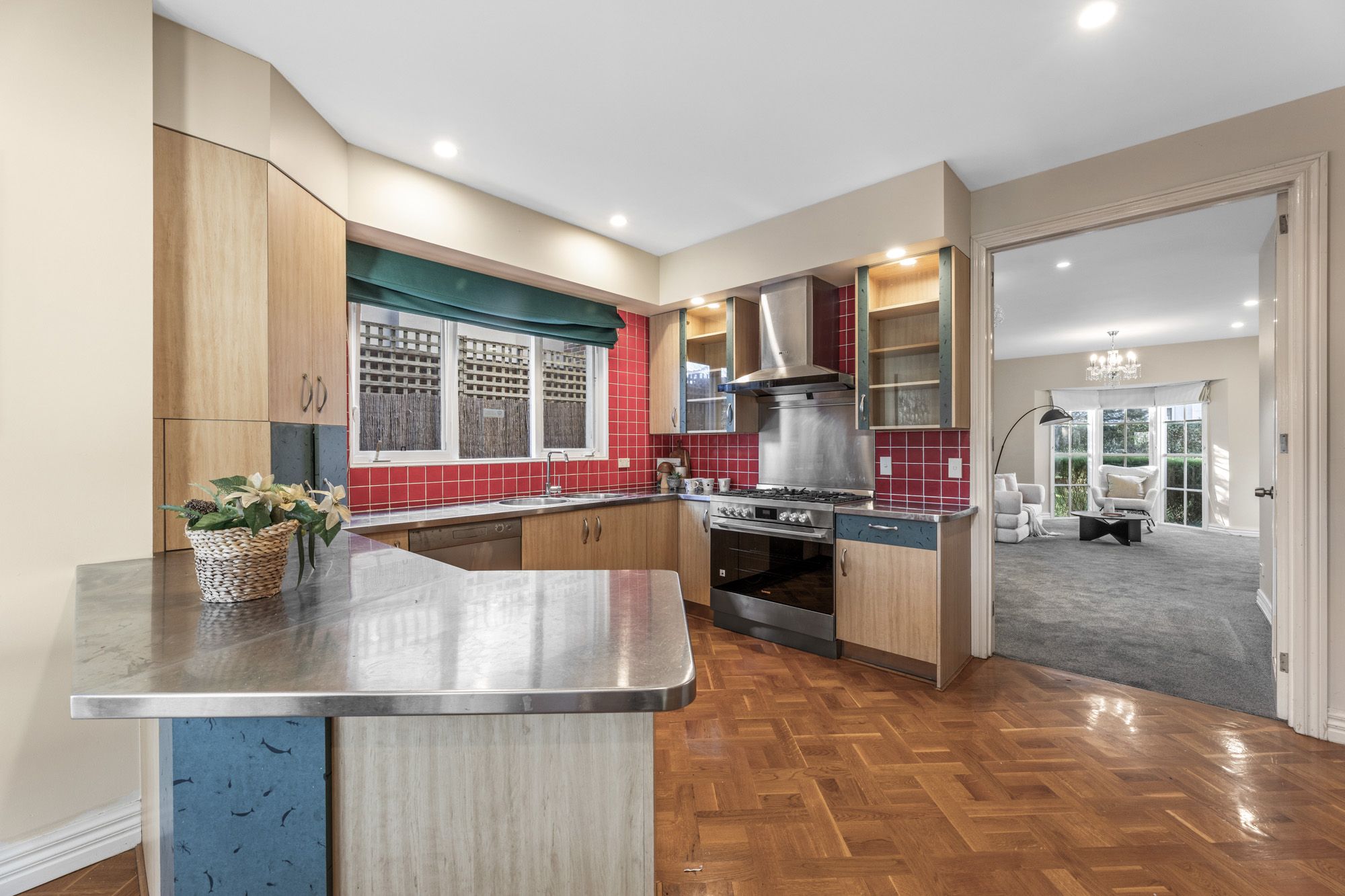 16 Verona Street — photo 4 of 23