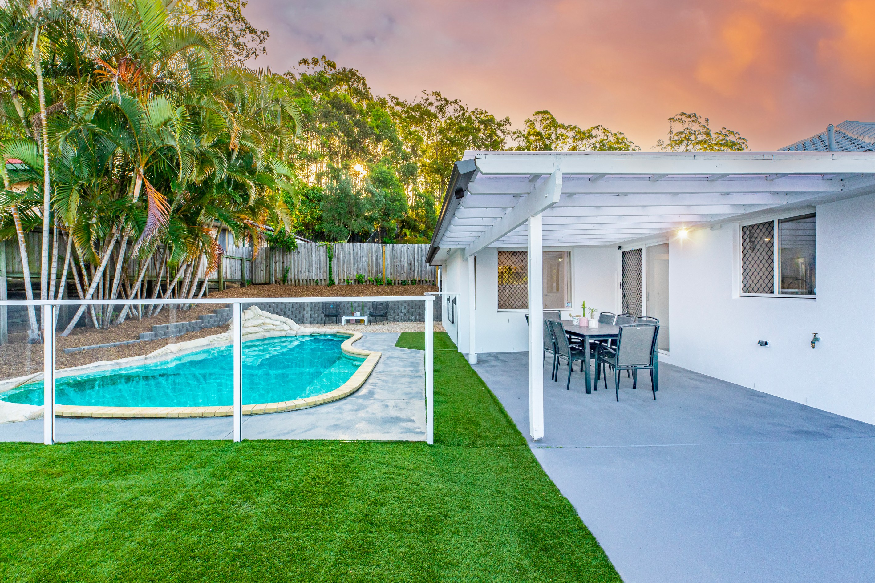 2 Dorchester Court, Oxenford, QLD 4210