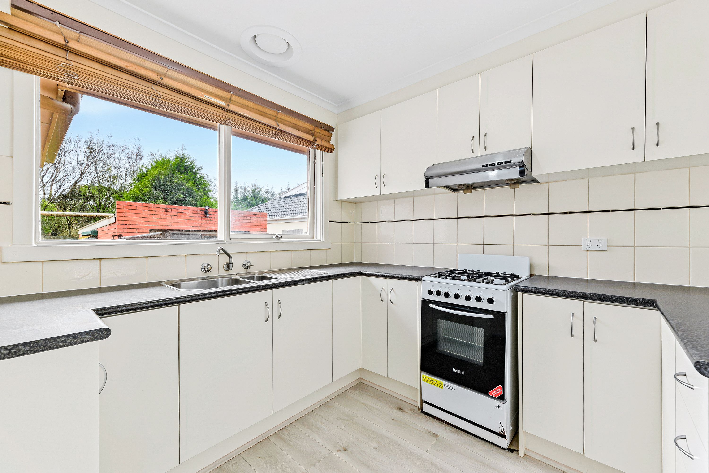 25 St Clair Road — photo 4 of 14